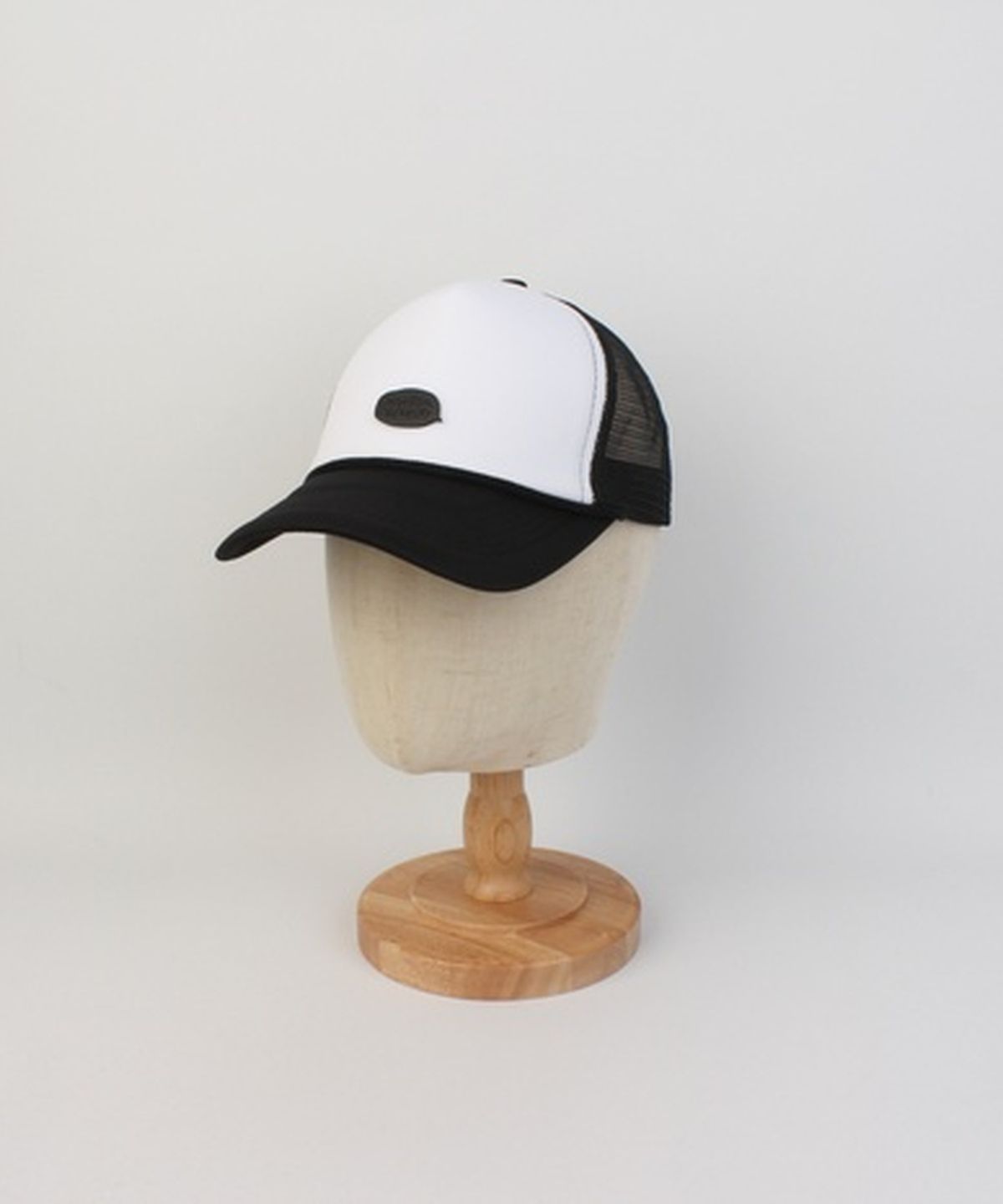 유니버셜 케미스트리(UNIVERSAL CHEMISTRY) Bubble Rope White Meshcap 메쉬캡