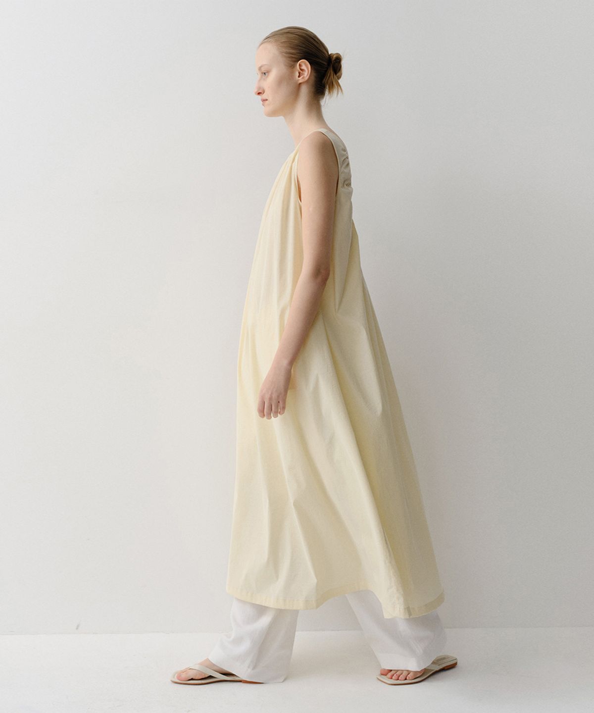 이아(EAAH) THEA SHIRRING MAXI DRESS (YELLOW)