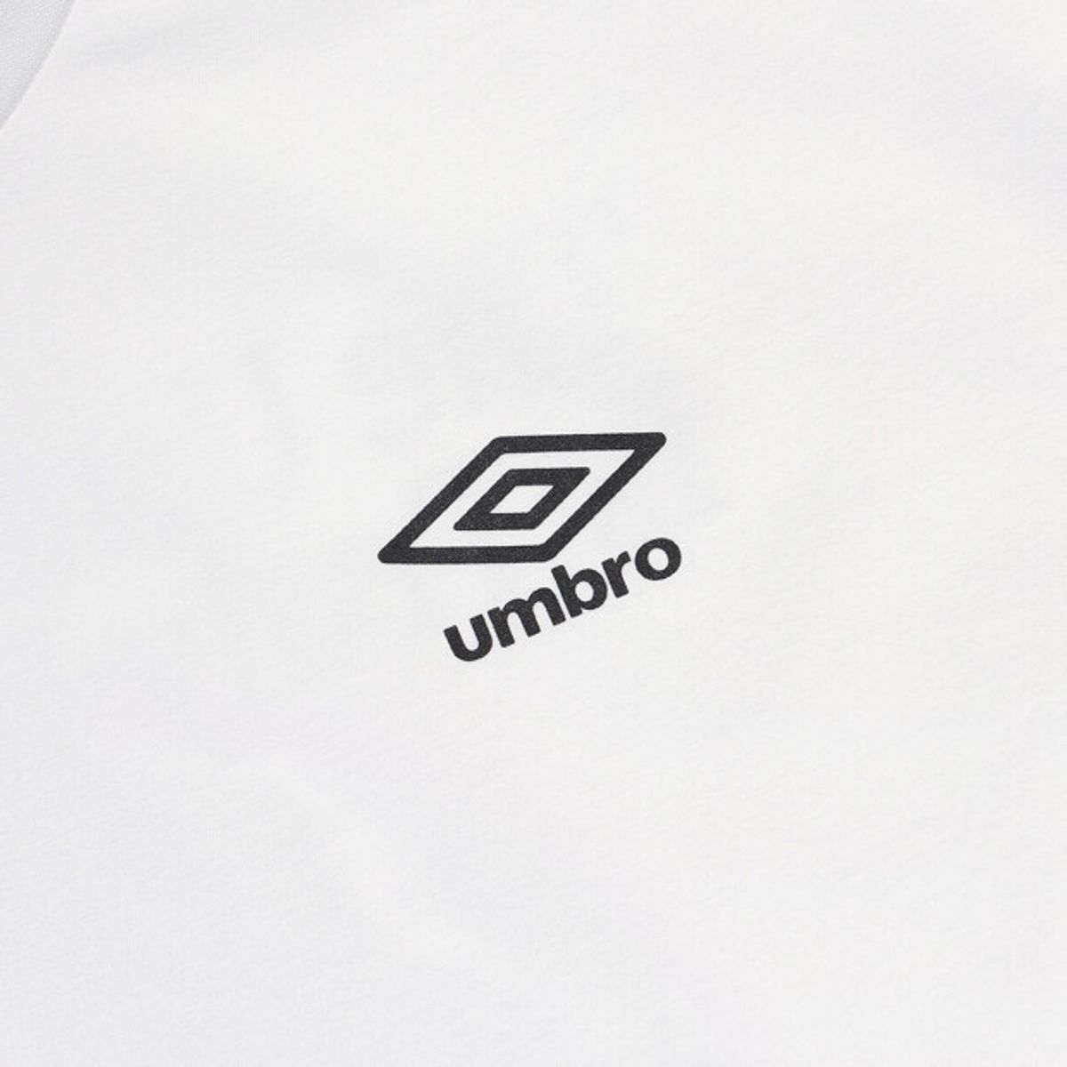 엄브로(UMBRO) [QUICK-DRY] 썬더체리 프레쉬 그래픽 반팔 티셔츠 화이트 UR221CRS65