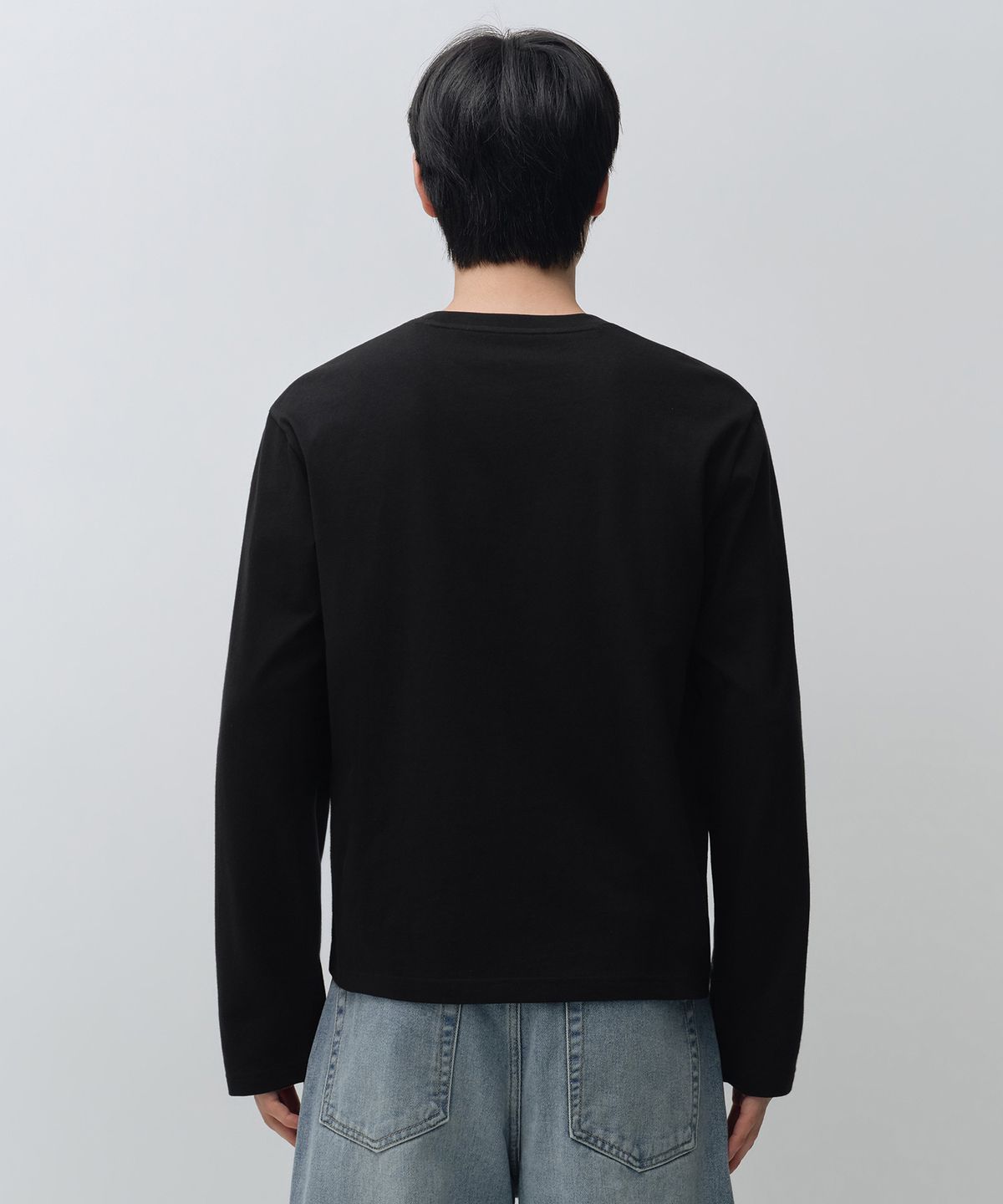 무신사 스탠다드(MUSINSA STANDARD) 레귤러 긴소매 크롭 티셔츠 [블랙]