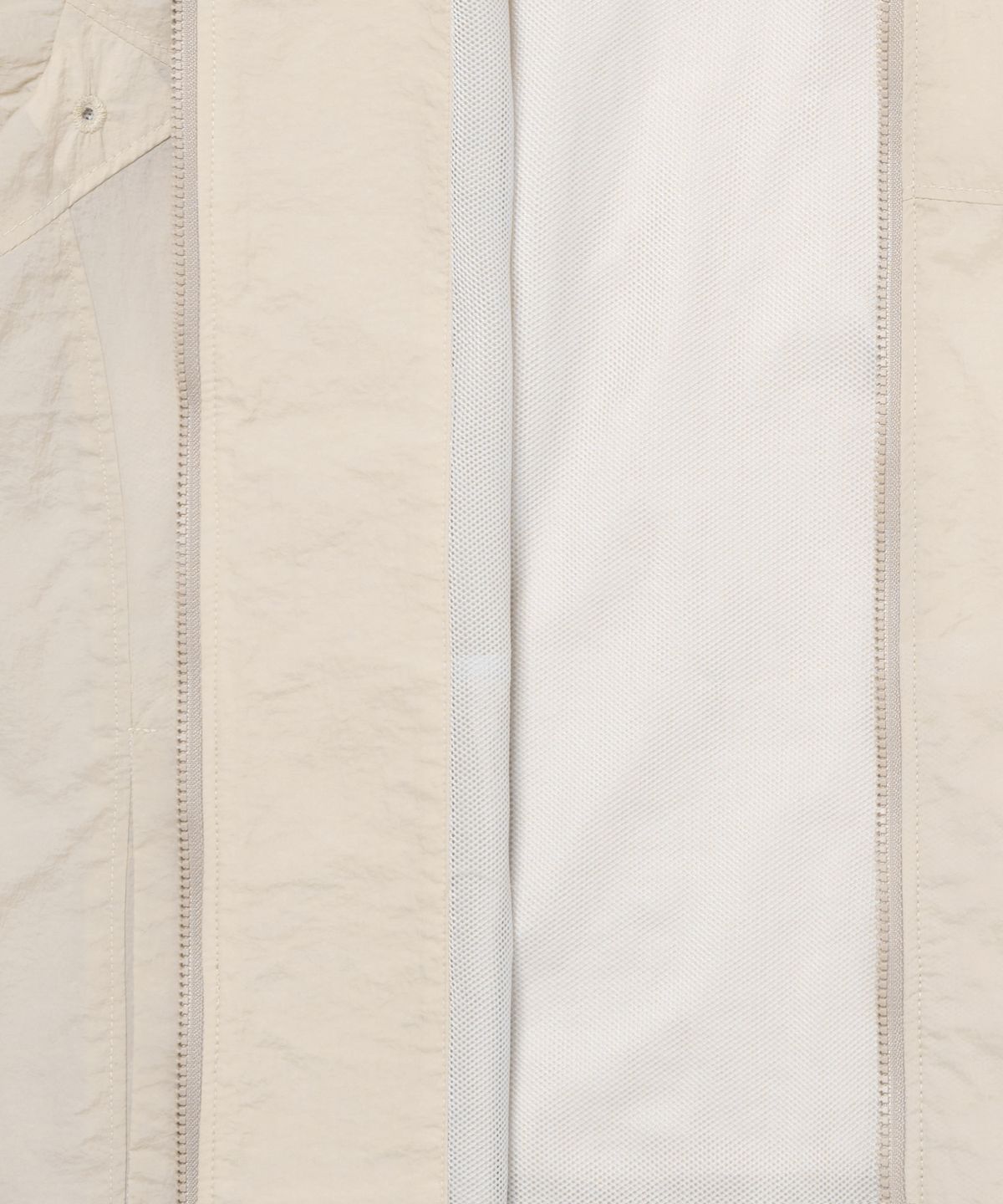 더씽인데어데어(THE THING IN THEIR THERE) Adaptive Nylon Jacket Sand