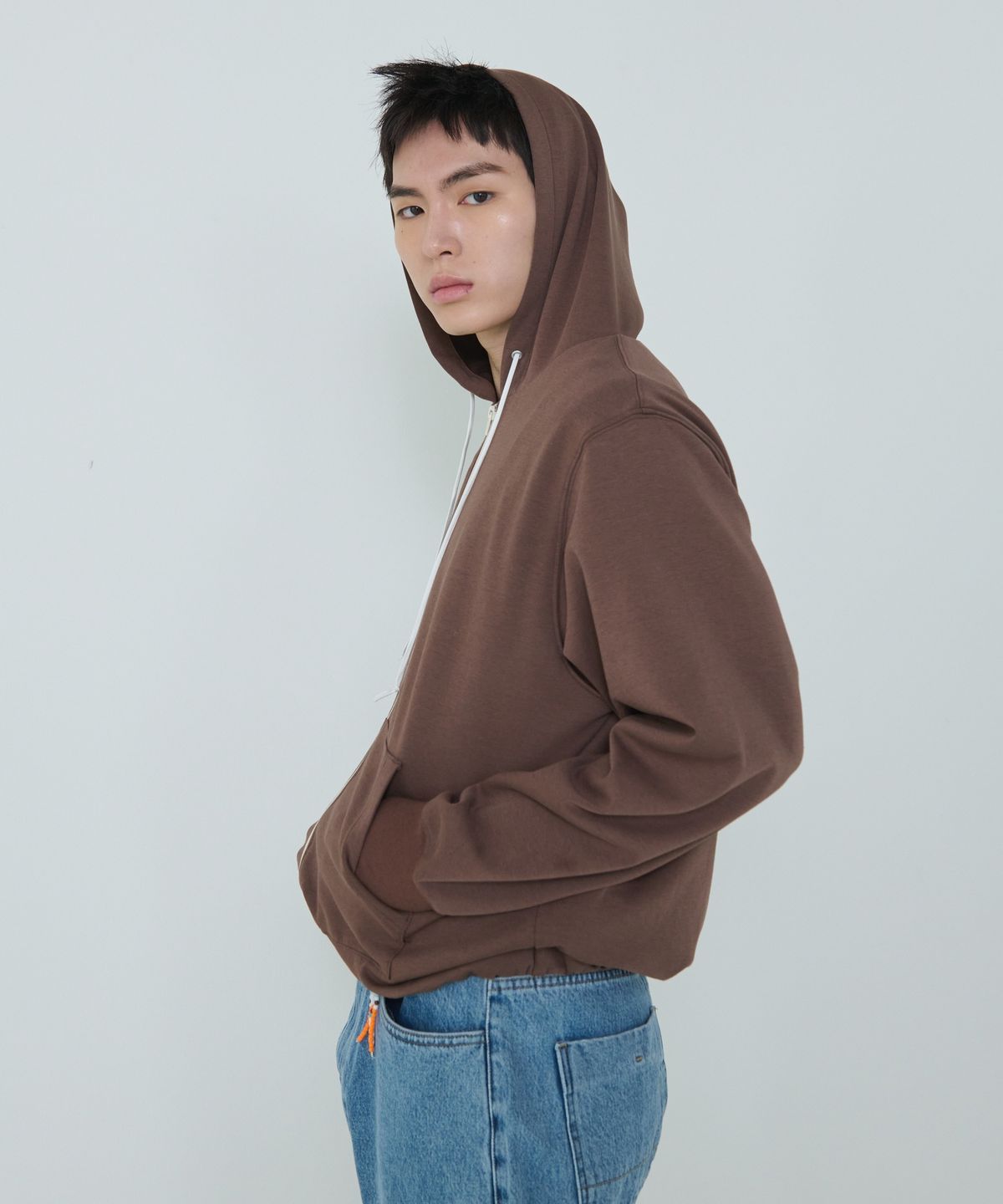 더씽인데어데어(THE THING IN THEIR THERE) Adaptive Zip-Up Hoodie Brown