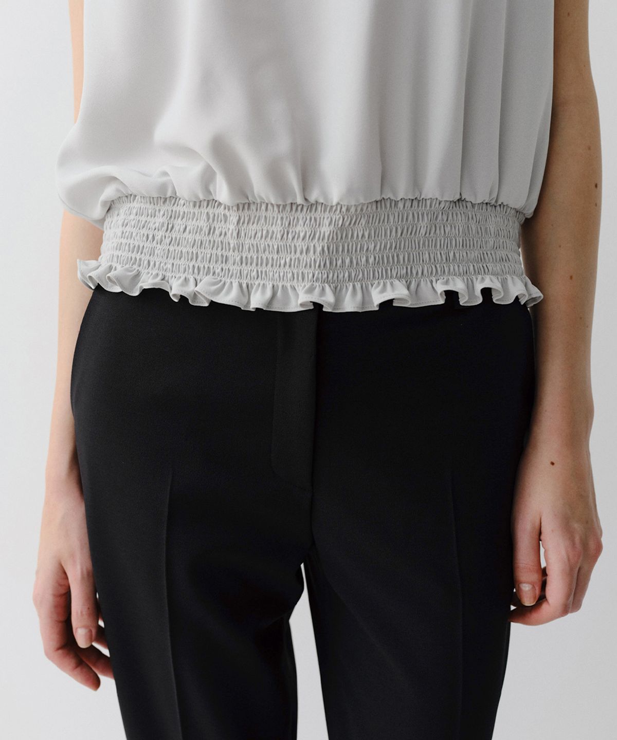 이아(EAAH) SMOKING BACK TIE BLOUSE (MINT)