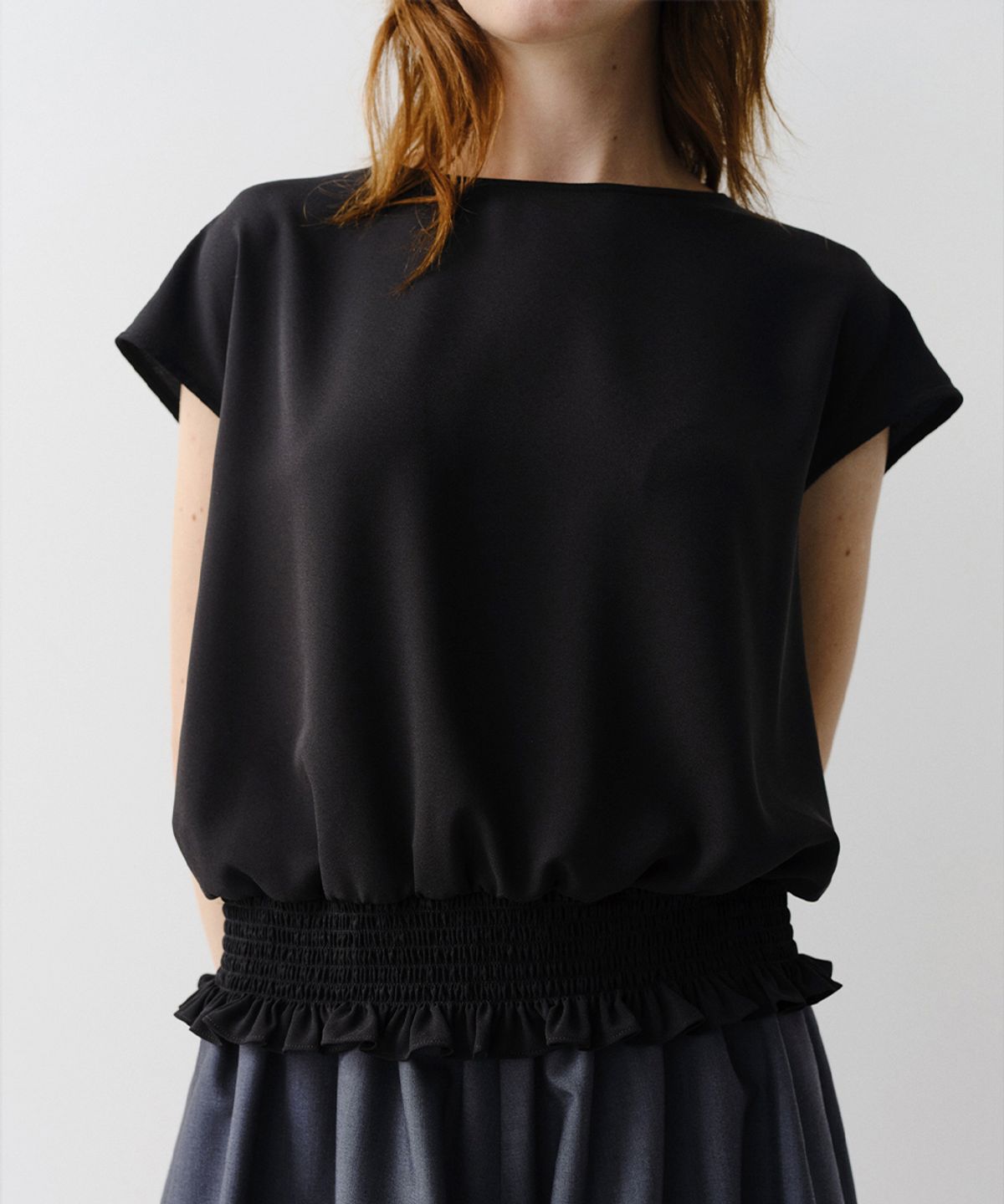 이아(EAAH) SMOKING BACK TIE BLOUSE (BLACK)