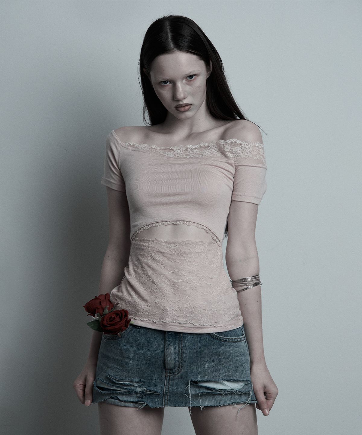 일리오(ILLIO) Pink Lace Off-shoulder top