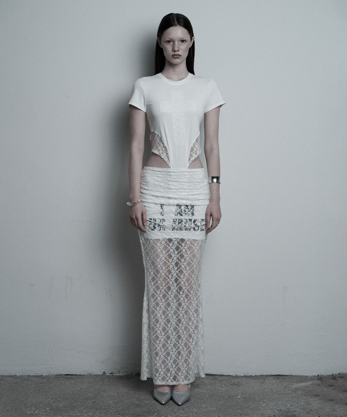 일리오(ILLIO) White Cross Lace bodysuit