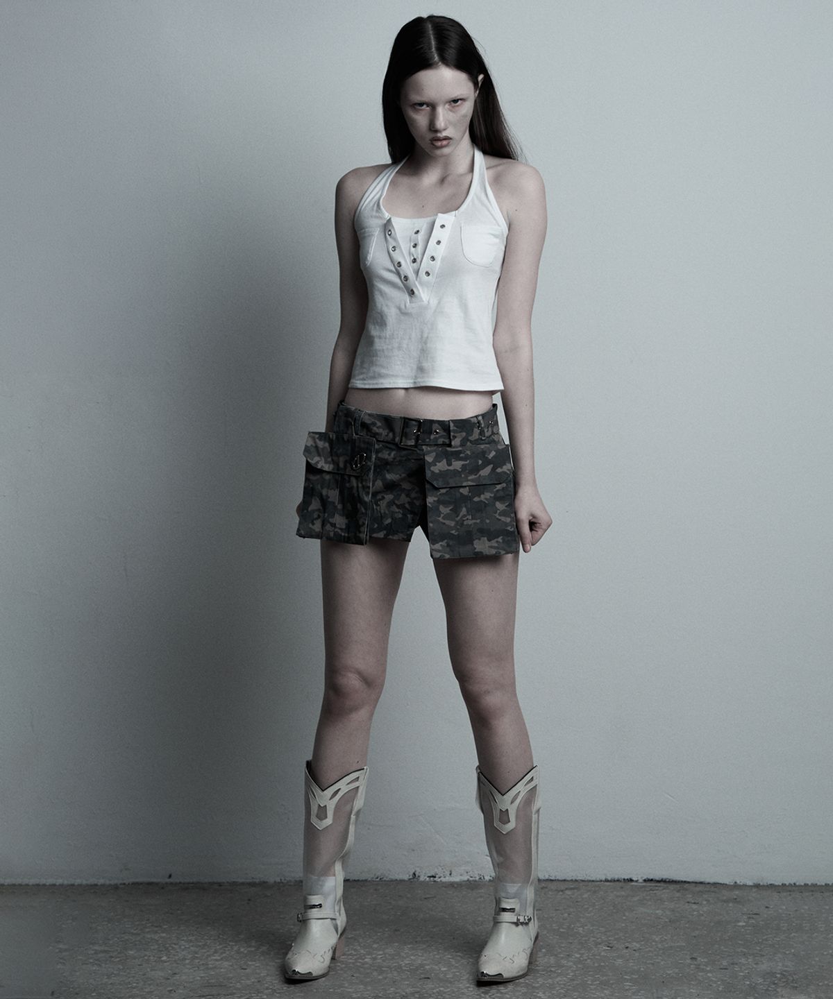 일리오(ILLIO) White Cathy halter top