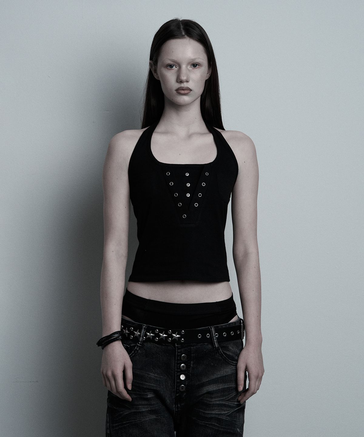 일리오(ILLIO) Black Cathy halter top