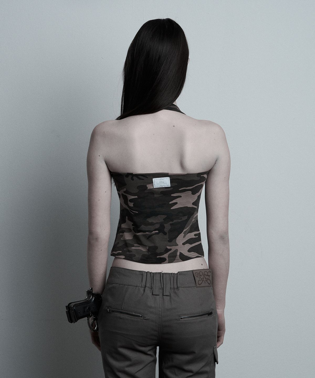 일리오(ILLIO) Camou Cathy halter top
