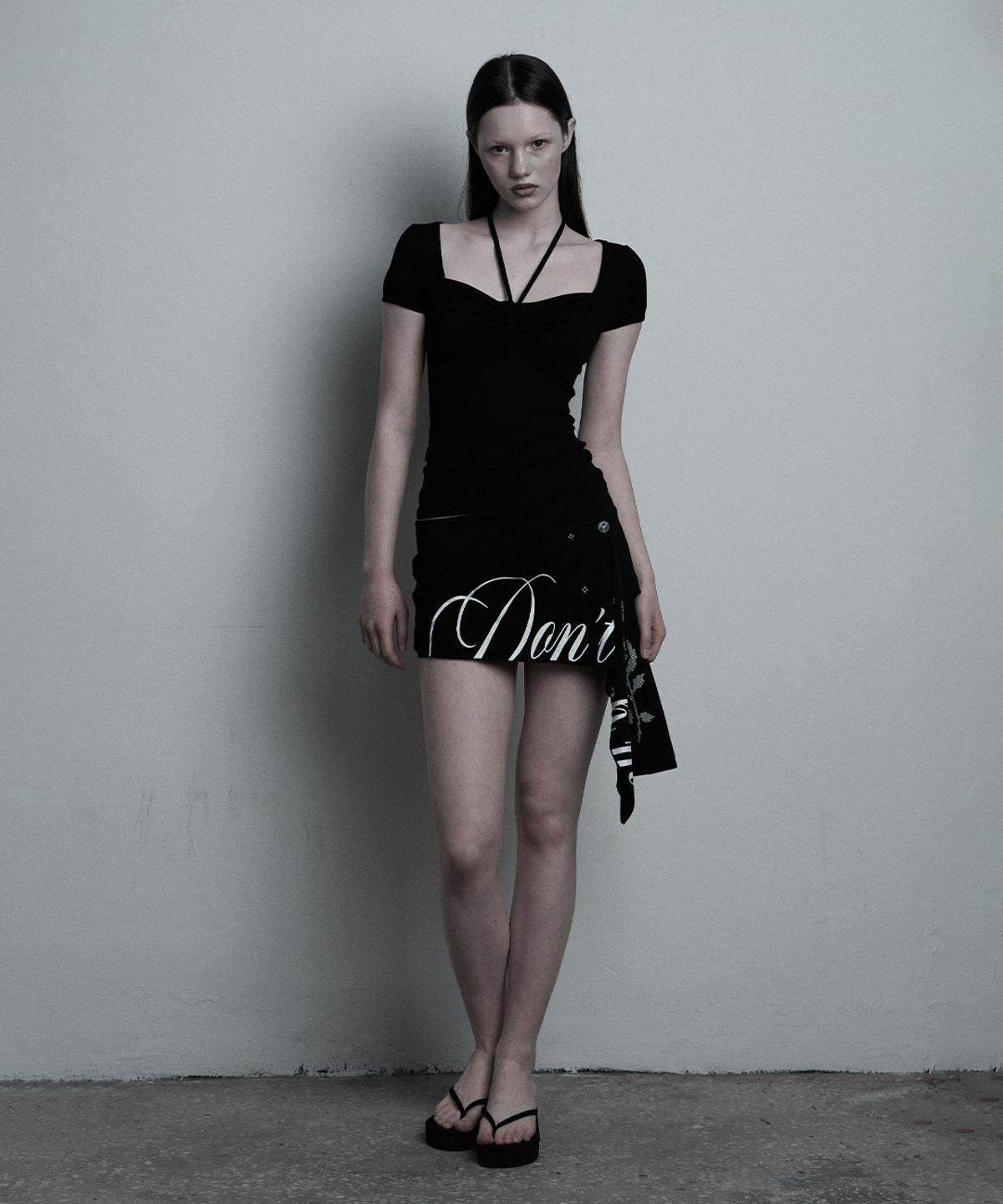 일리오(ILLIO) Black Rose scarf wrap skort