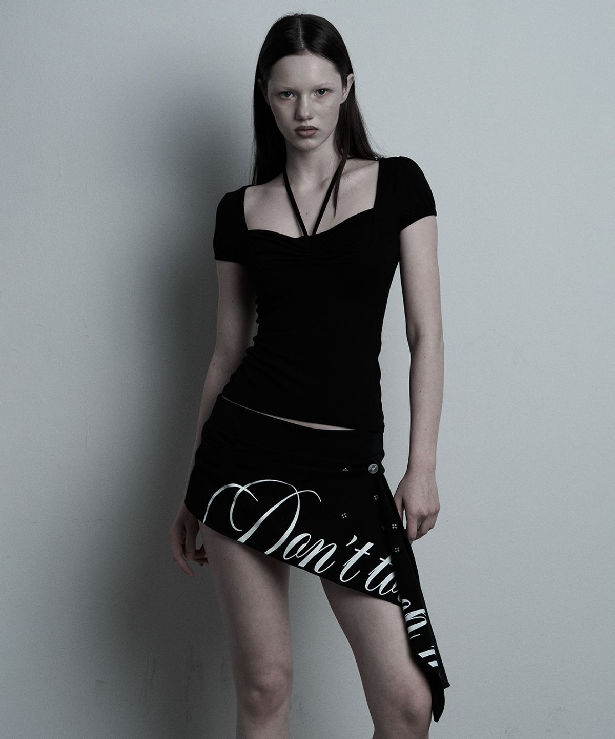 일리오(ILLIO) Black Rose scarf wrap skort