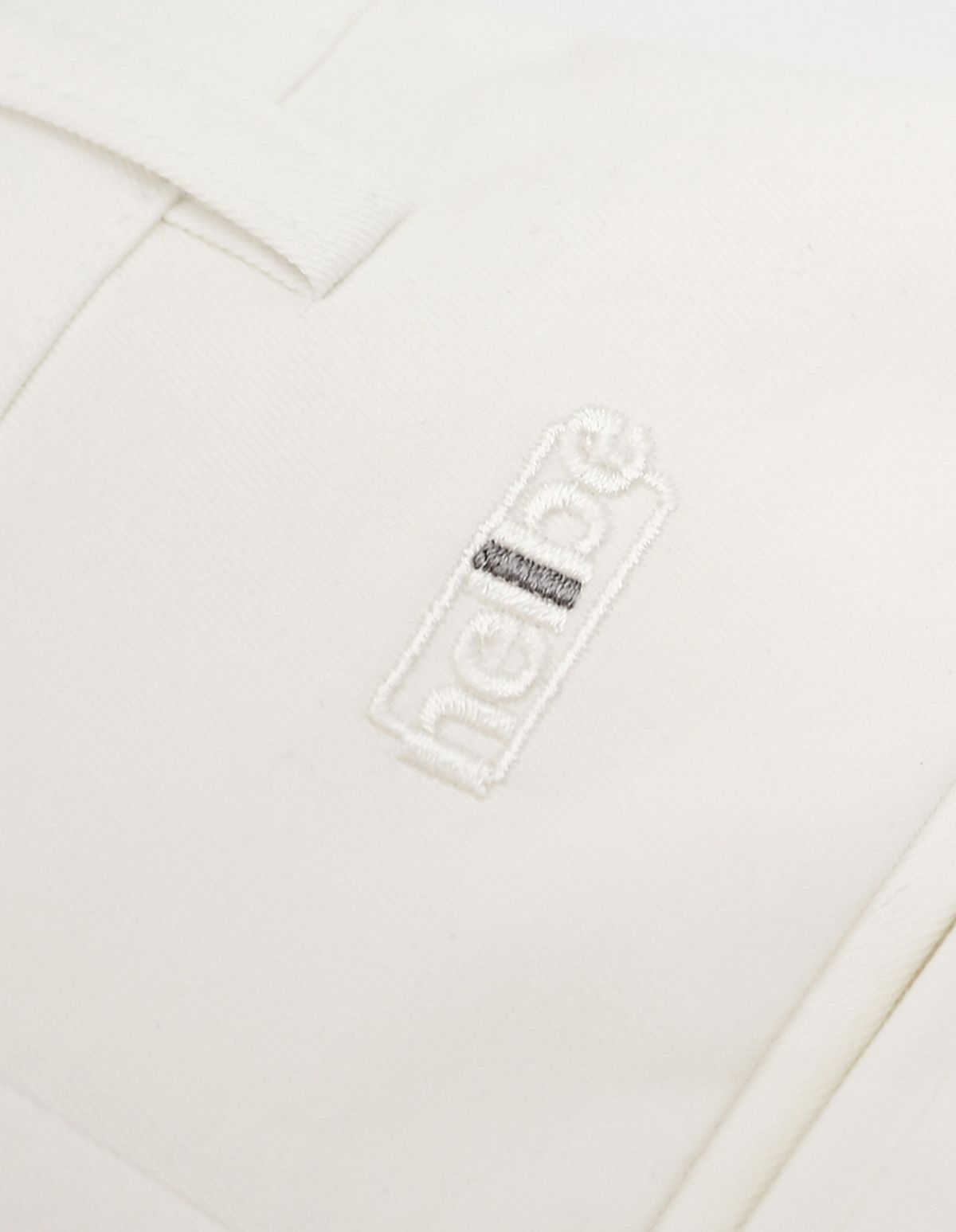 네일비(NEILBE) 트렌치 트윌 버뮤다 테일러드 팬츠 off white