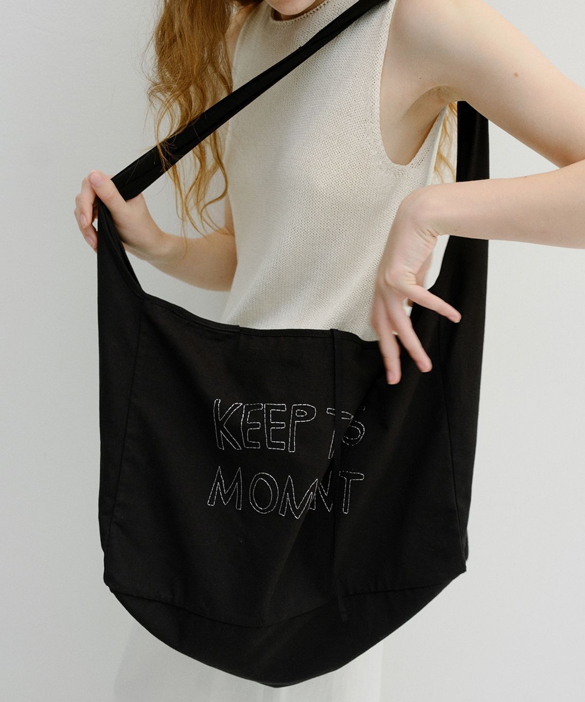 블랭크03(BLANK03) embroidery big shoulder bag (black)