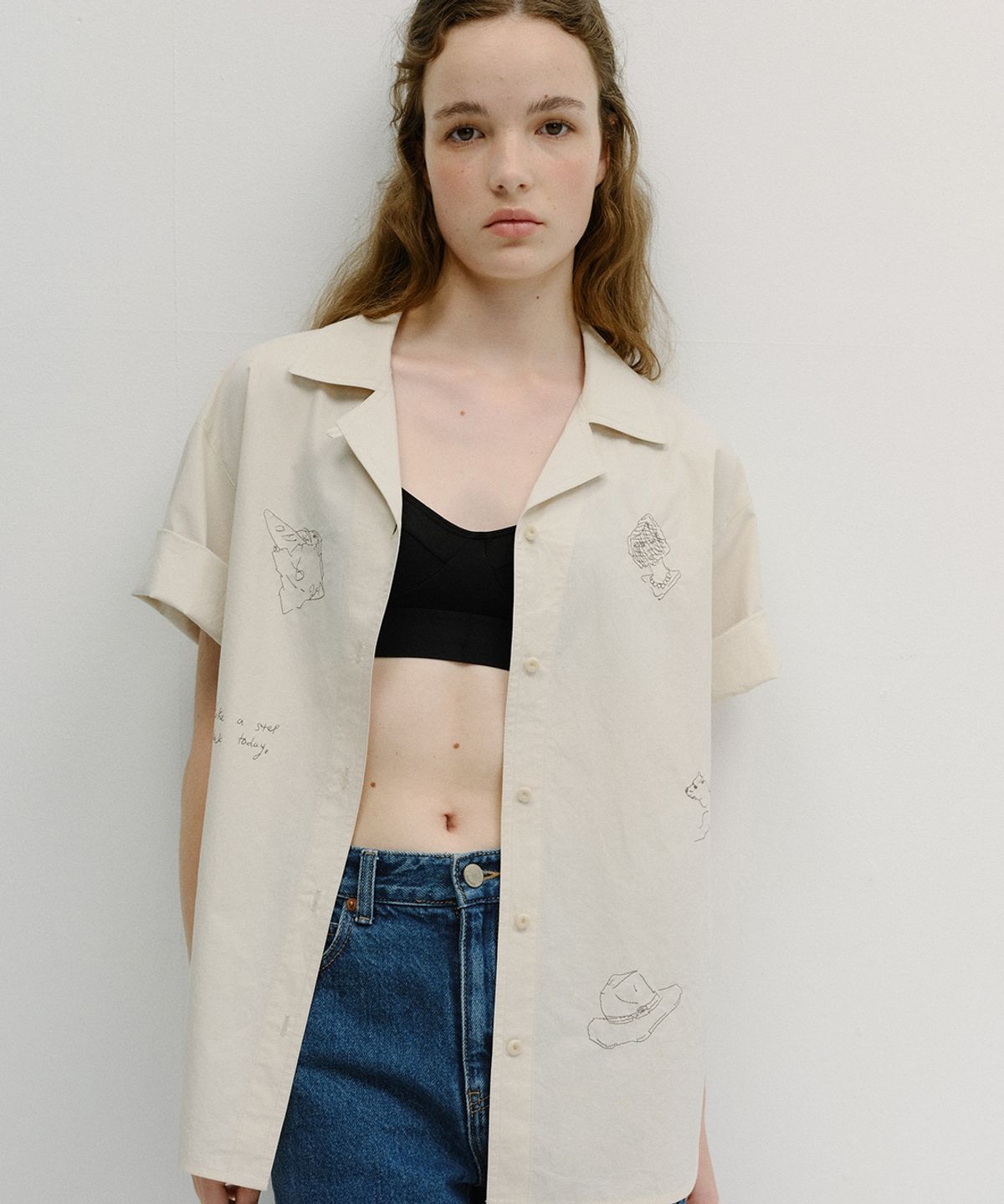 블랭크03(BLANK03) drawing embroidery shirt (light beige)