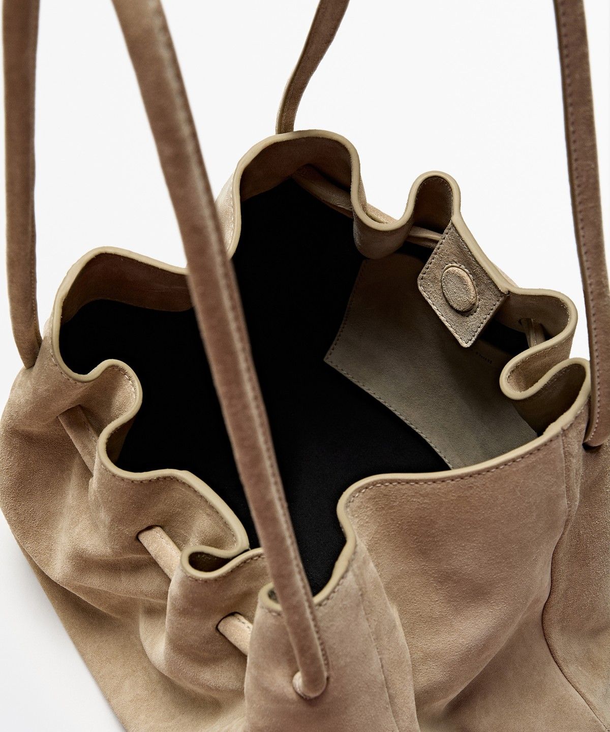 마시모두띠(MASSIMO DUTTI) 스플릿 스웨이드 주름 백