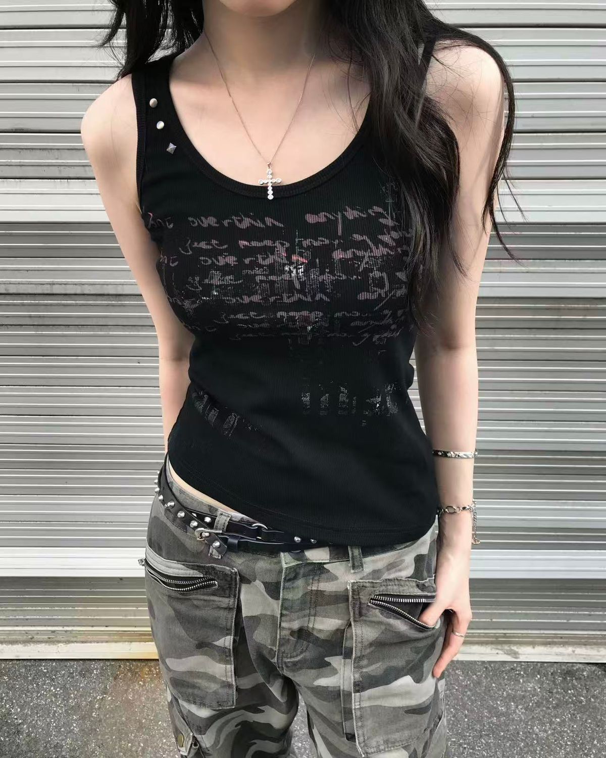리버뉴스(LIBERALNEWS) GLITCH SCRIPT TANK TOP_BLACK