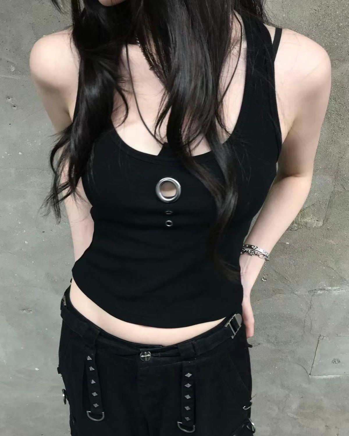 리버뉴스(LIBERALNEWS) HACKED SILVER CORE CAMI TOP_BLACK