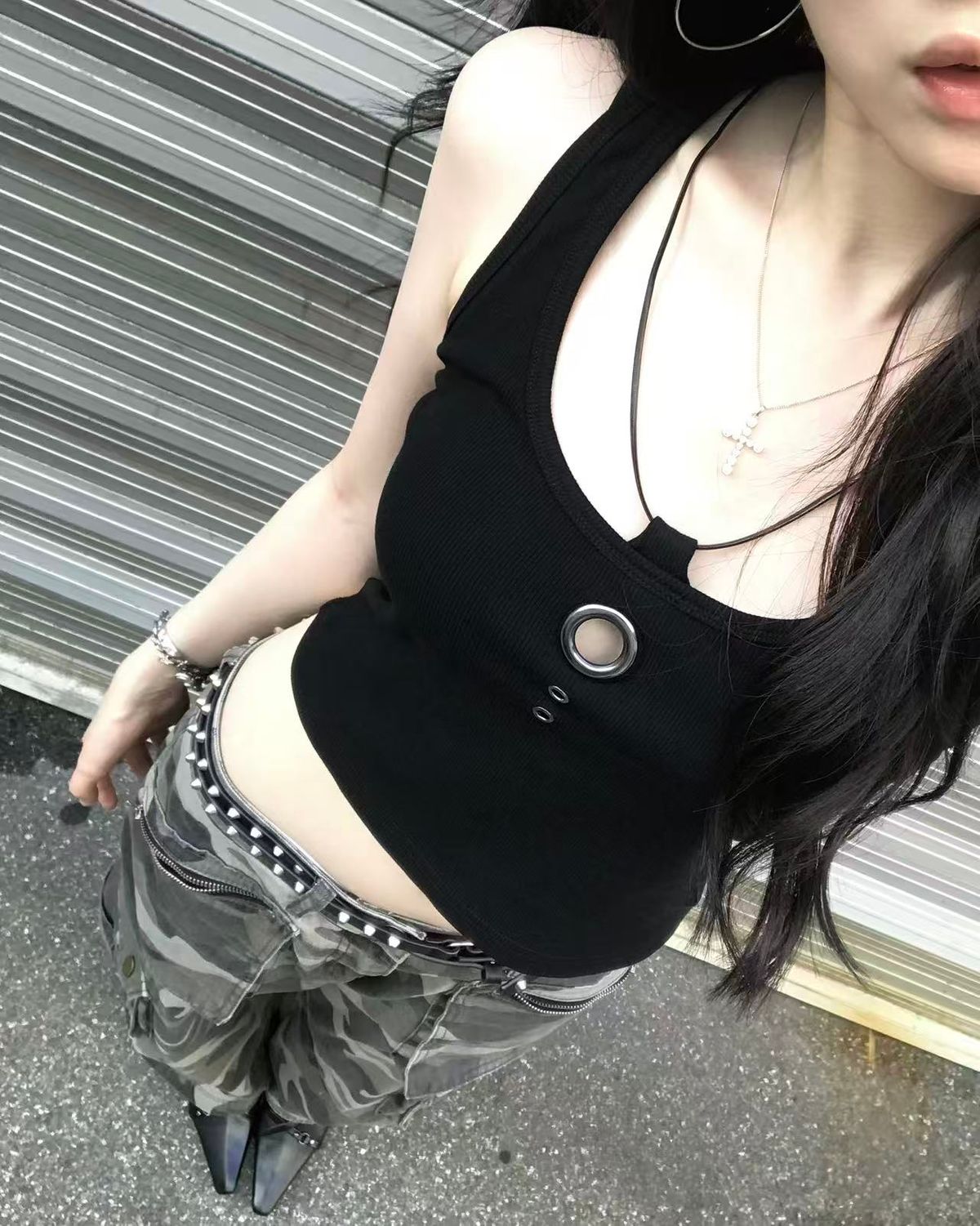 리버뉴스(LIBERALNEWS) HACKED SILVER CORE CAMI TOP_BLACK