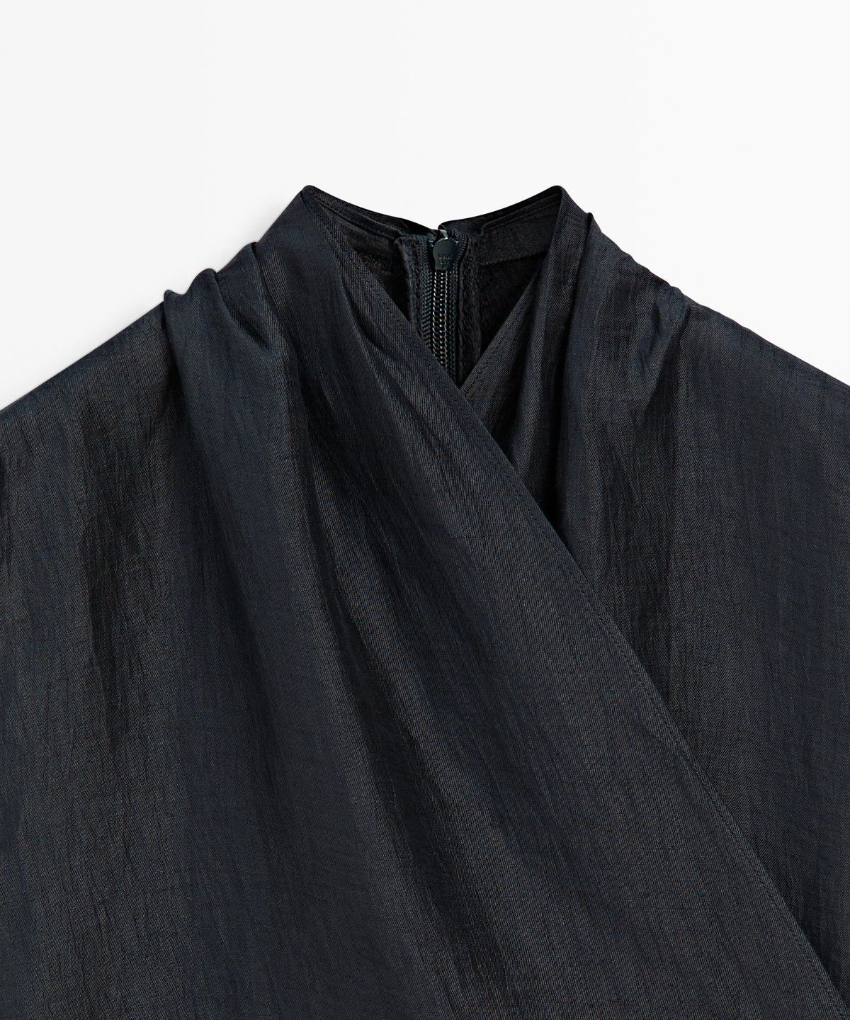 마시모두띠(MASSIMO DUTTI) 린넨 블렌드 슬리브리스 크로스 탑
