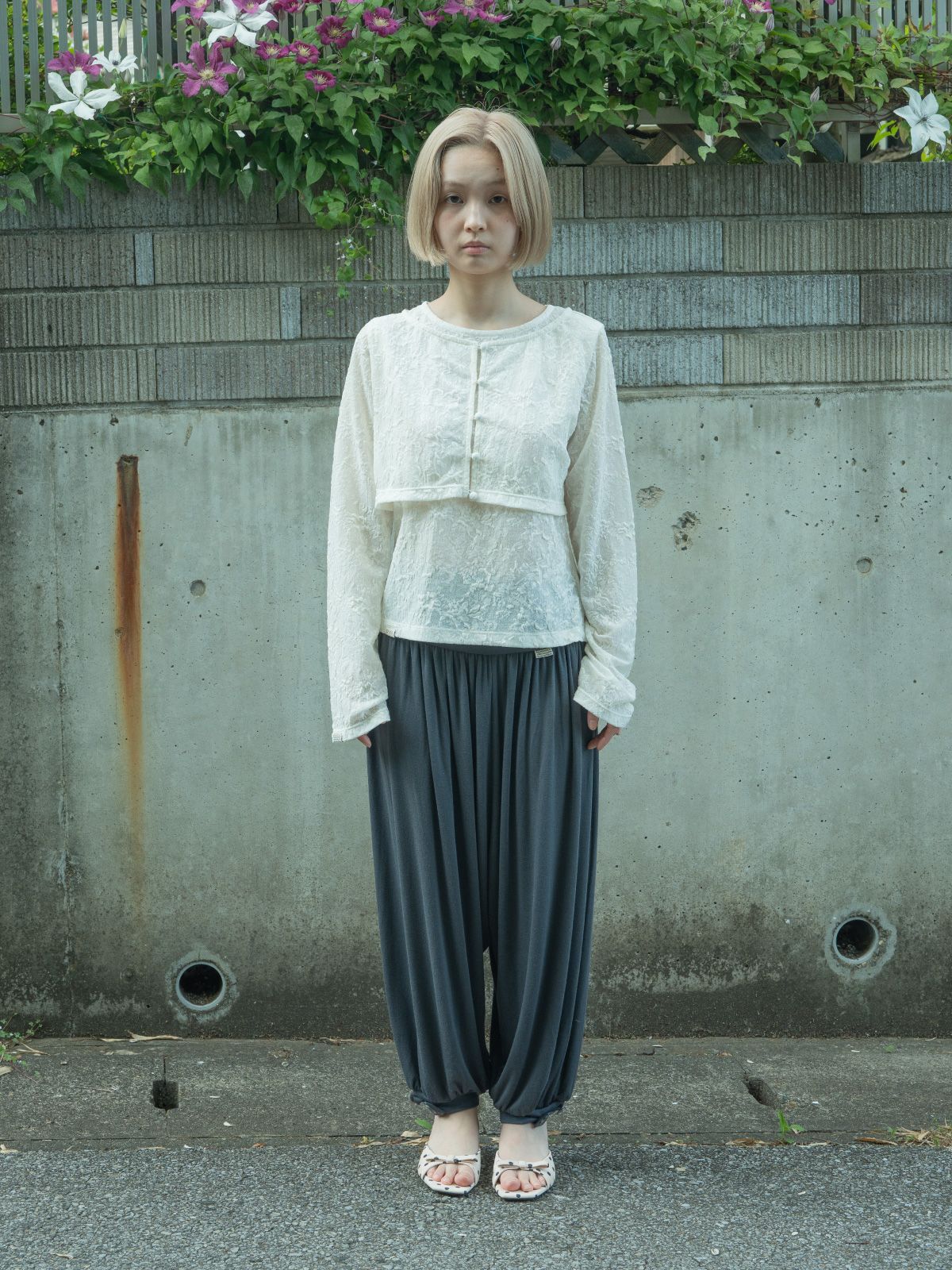 피브스피브스(PEEVES PEEVES) Floral Texture Cropped Cardigan / Cream