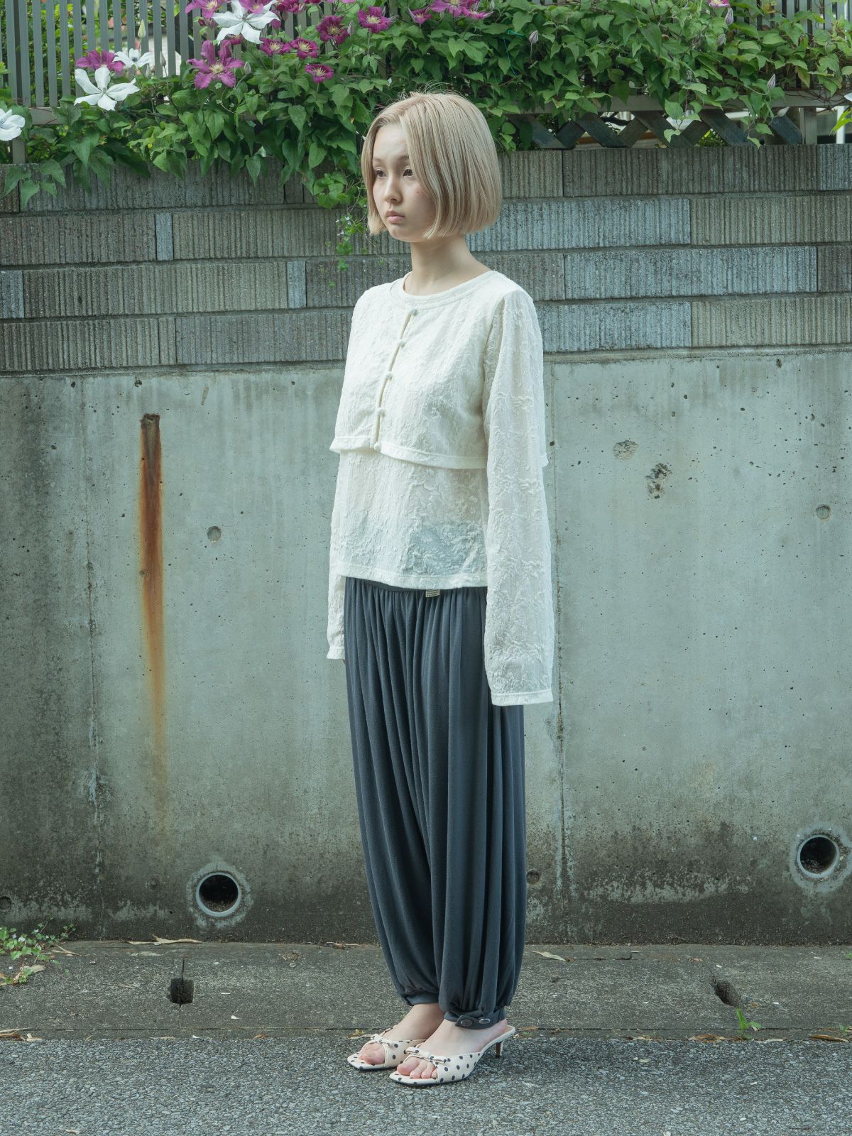 피브스피브스(PEEVES PEEVES) Floral Texture Cropped Cardigan / Cream