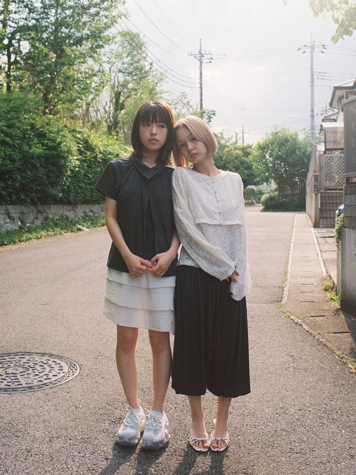 피브스피브스(PEEVES PEEVES) Floral Texture Cropped Cardigan / Cream