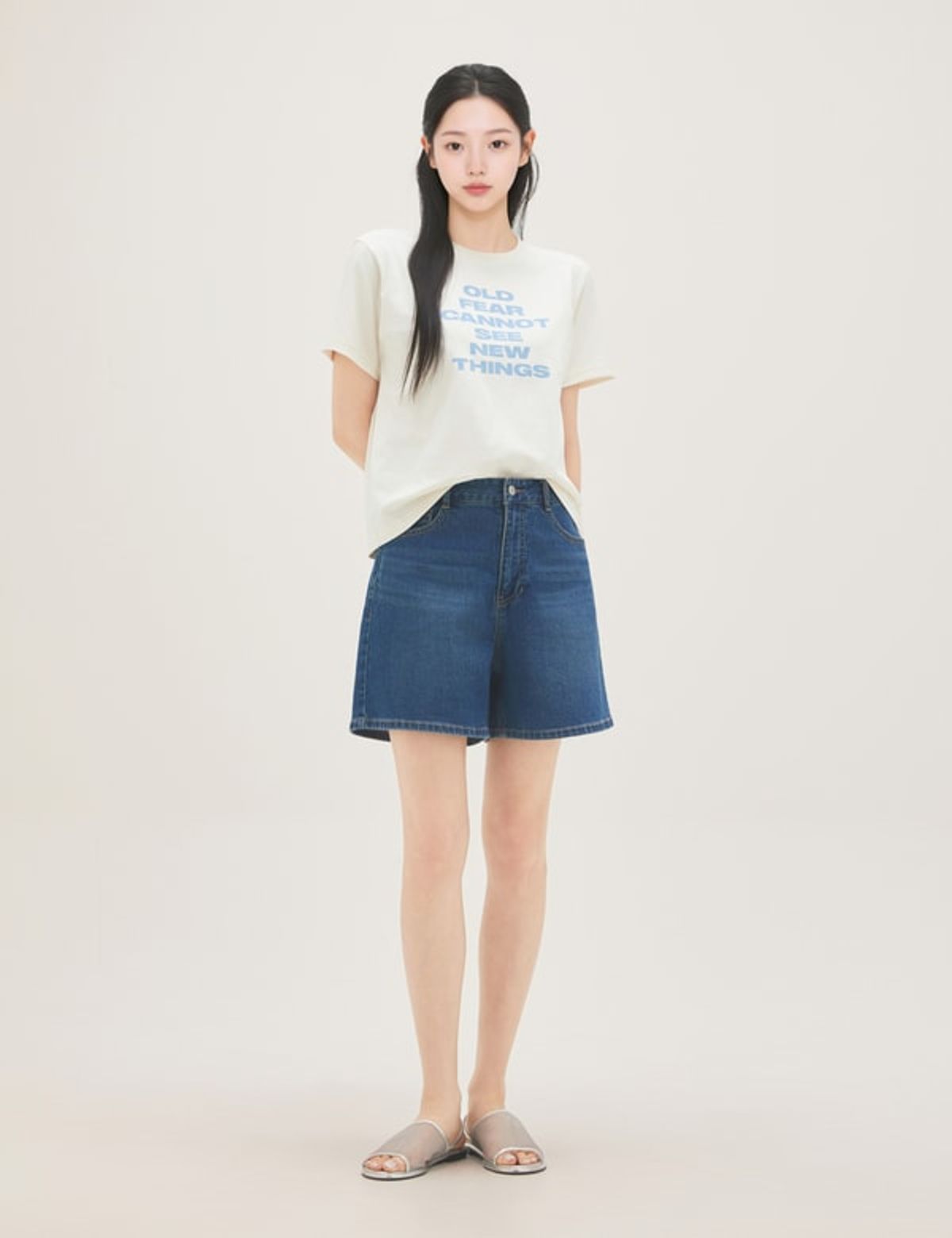 로엠(ROEM) 레터링 반팔 티셔츠 RMHWG26RTA