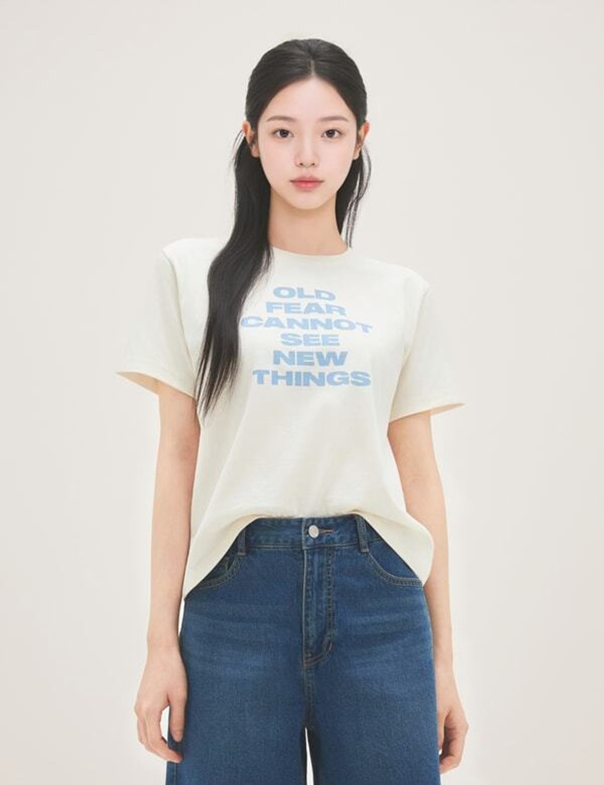 로엠(ROEM) 레터링 반팔 티셔츠 RMHWG26RTA