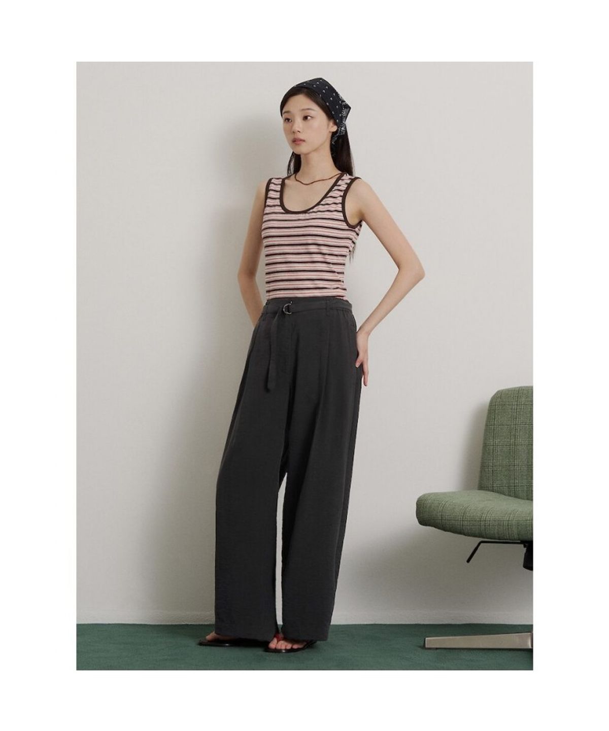 빈폴 레이디스(BEANPOLE LADIES) 멀티 스트라이프 U넥 슬리브리스 티셔츠  브라운 (BF6542C05D)