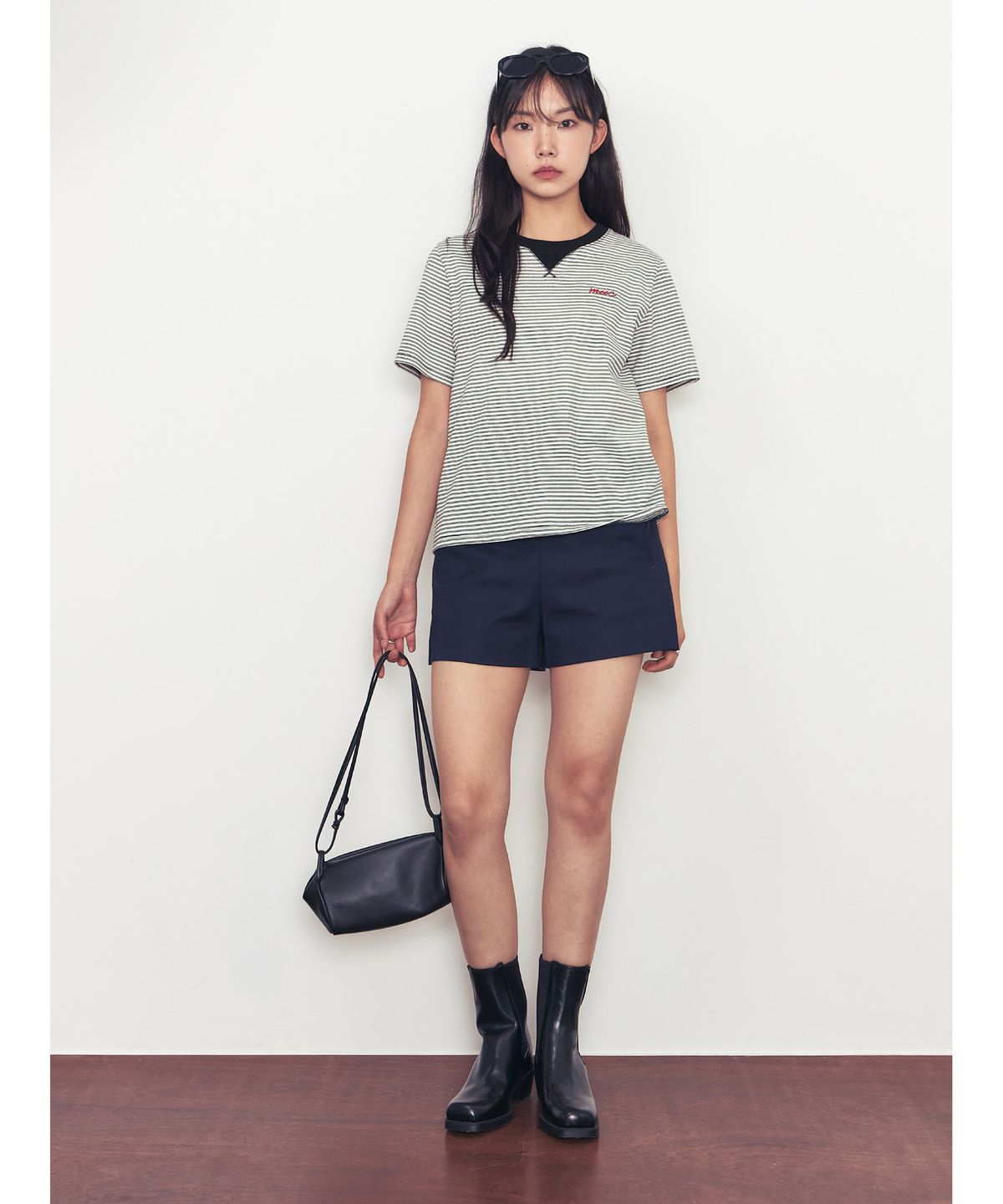미크(MIIC) Relaxed fit striped embroidered short-sleeve T-shirt