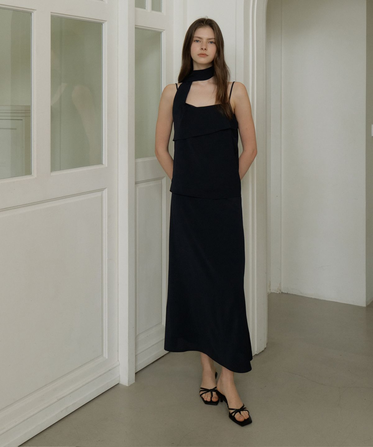 리올그(REORG) GIR DART LONG SKIRT NAVY