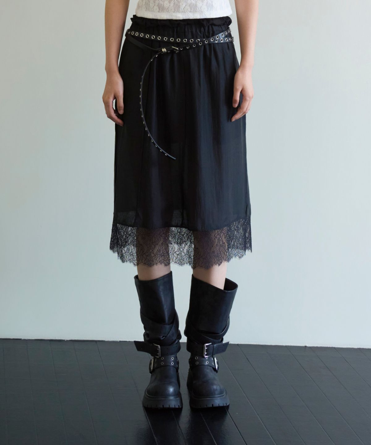 언틸디예스(UNTIL THE YES) Tencel Lace Midi Skirt, Black