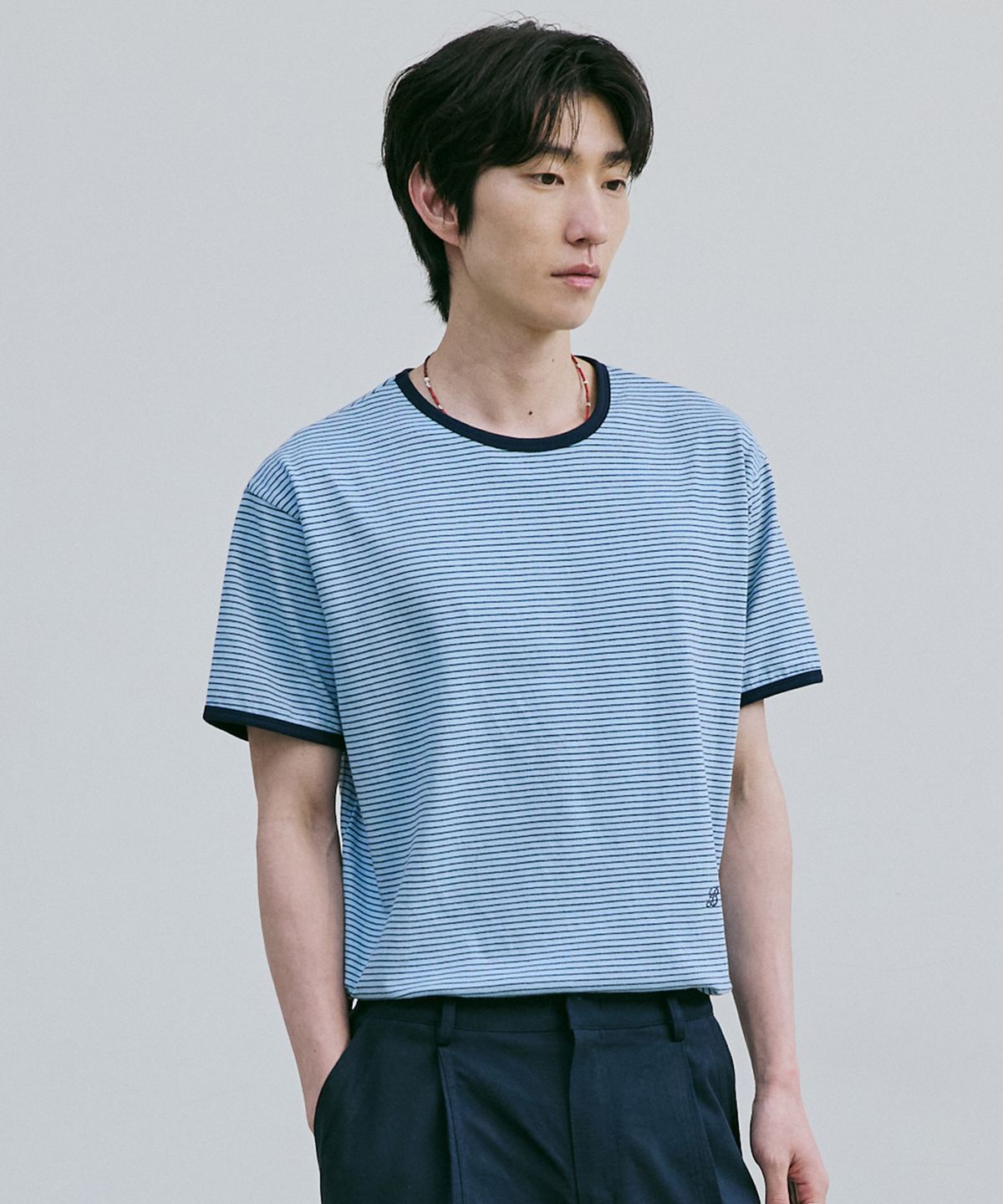 베르드누아(BER DE NOIR) 파인 스트라이프 링거 티(블루)
