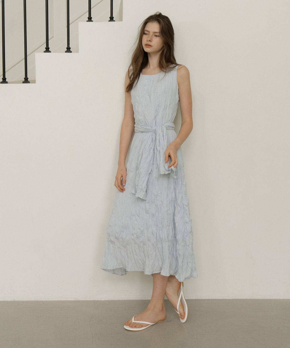 리올그(REORG) GIR WRINKL SLEEVELESS OPS SKY BLUE