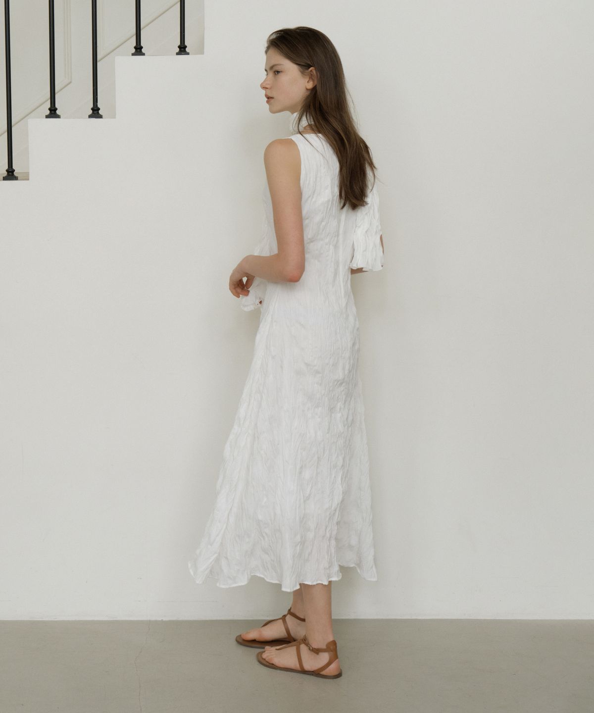 리올그(REORG) GIR WRINKL SLEEVELESS OPS WHITE