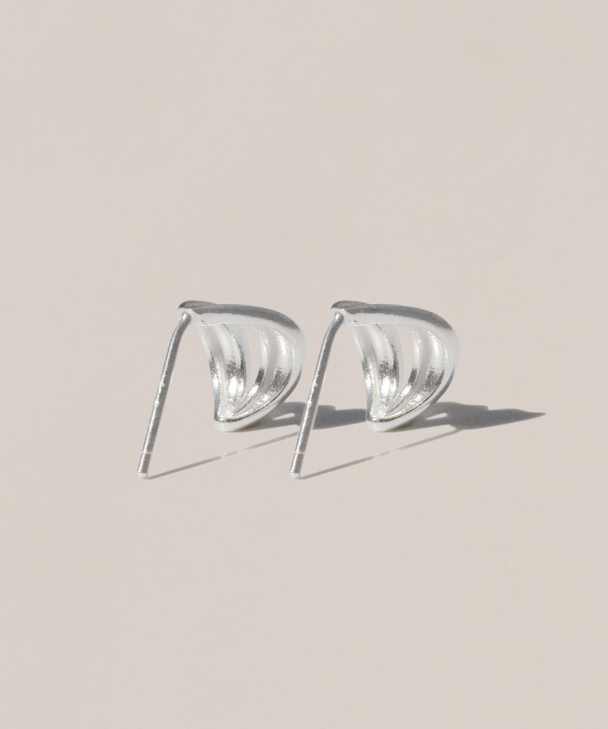 47베이지(47BAG) 925실버 민자 볼드 귀걸이 루아프/ Luaf