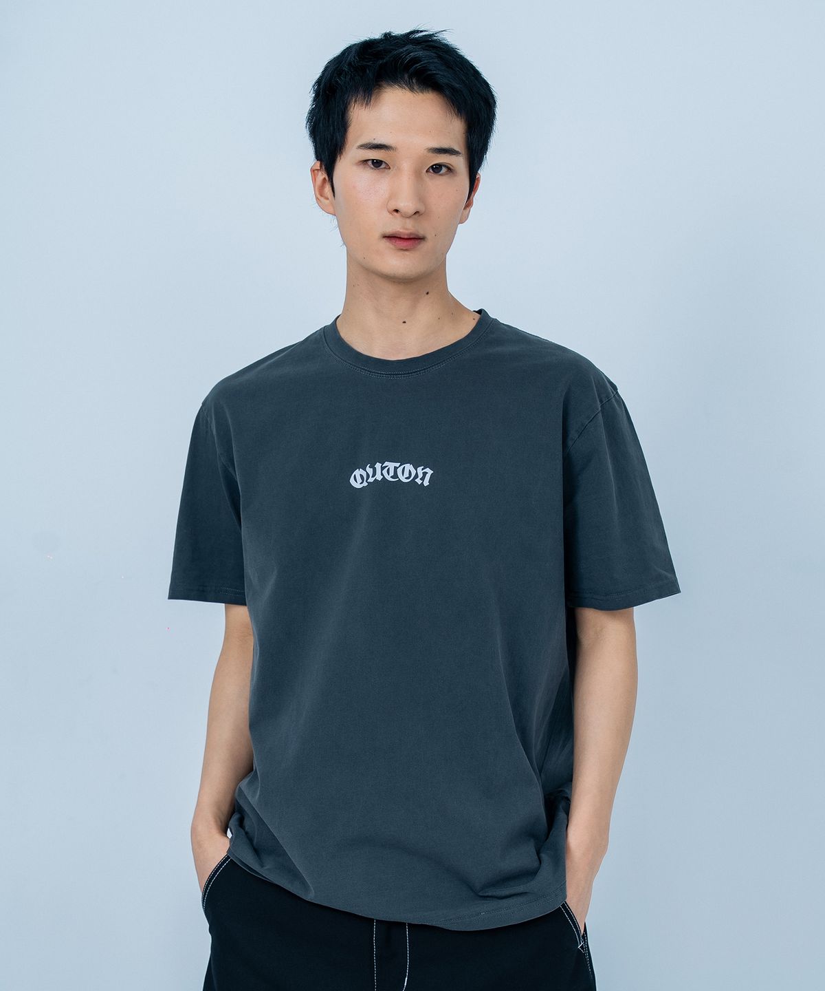 쿠톤(QUTON) 아치 클래식 피그먼트 오버핏 반팔티셔츠