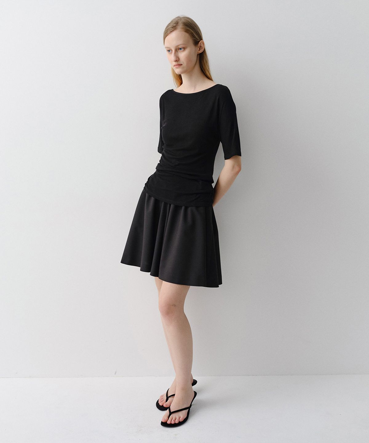 이아(EAAH) CLAY FLARE SHORTS (BLACK)