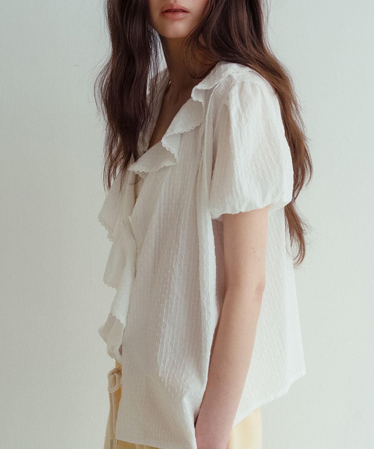 뮈르뮈르(MURMURE) 리에브 러플 카라 블라우스_Liev Blouse
