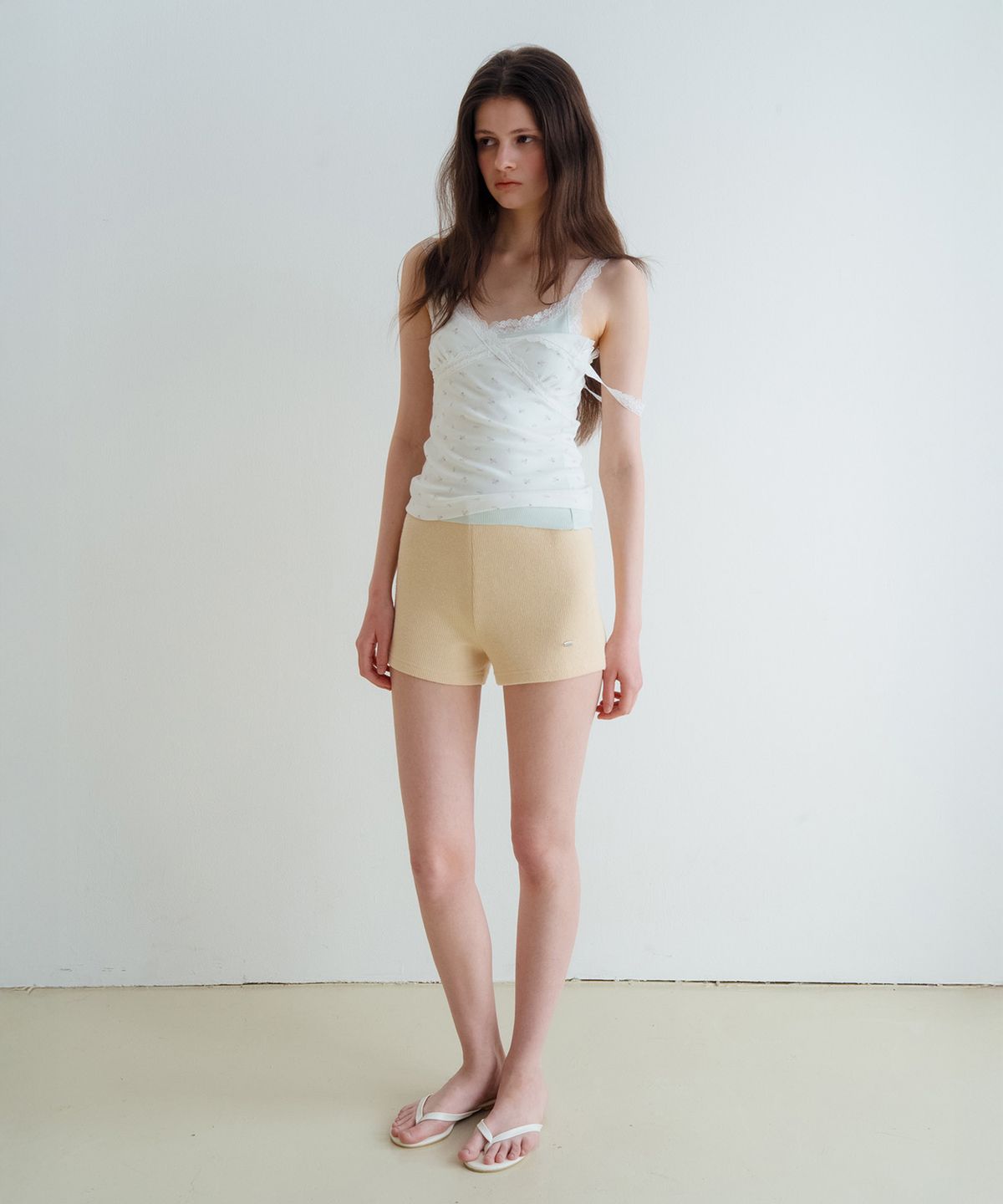 뮈르뮈르(MURMURE) 노키 레이어드 레이스 슬리브리스_Noki Sleeveless