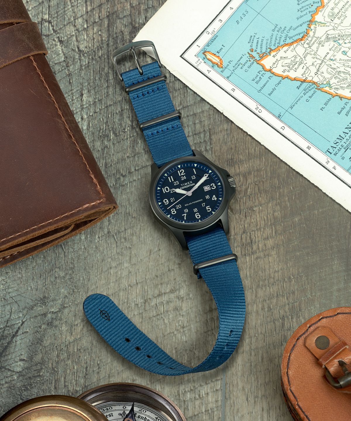 타이맥스(TIMEX) 익스페디션 태양광 건메탈 케이스 블루 필드워치 41mm