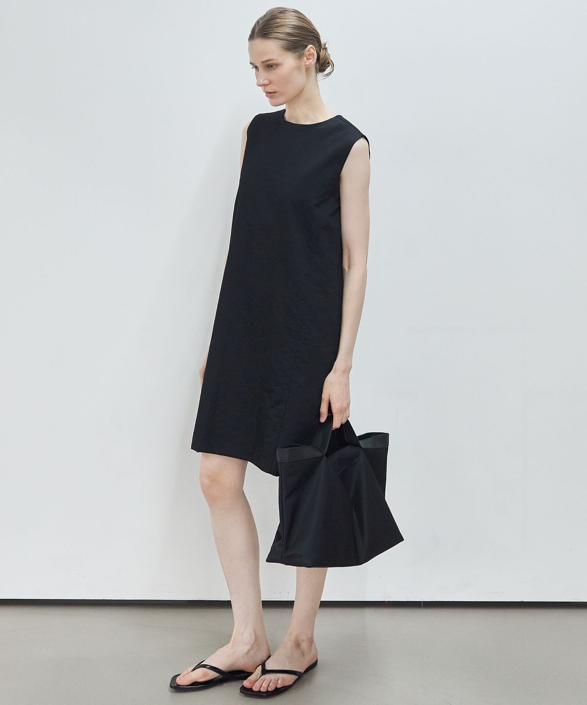 누토프(NUTOFFE) Foret Sleeveless Dress_Black