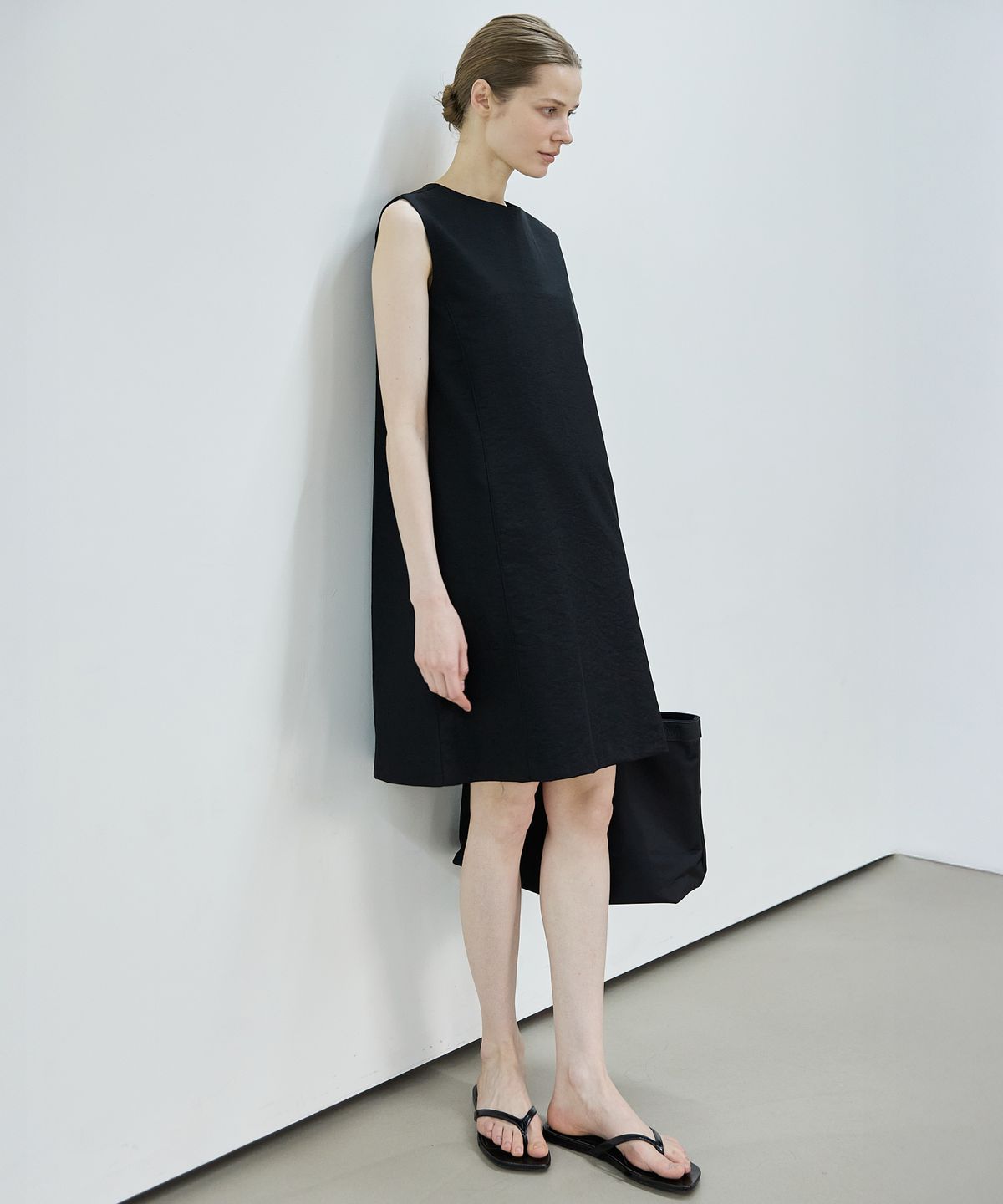 누토프(NUTOFFE) Foret Sleeveless Dress_Black