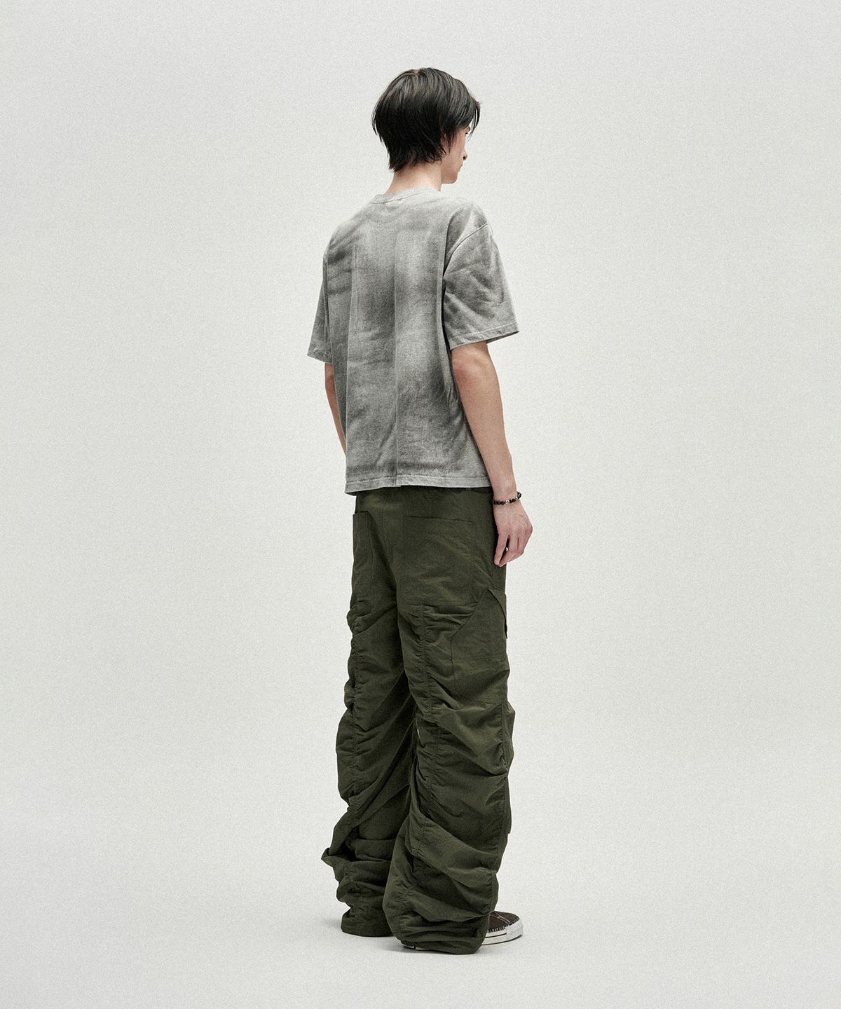 낫포너드(NOT4NERD) Shirring Panel Curved Nylon Cargo Pants - Khaki