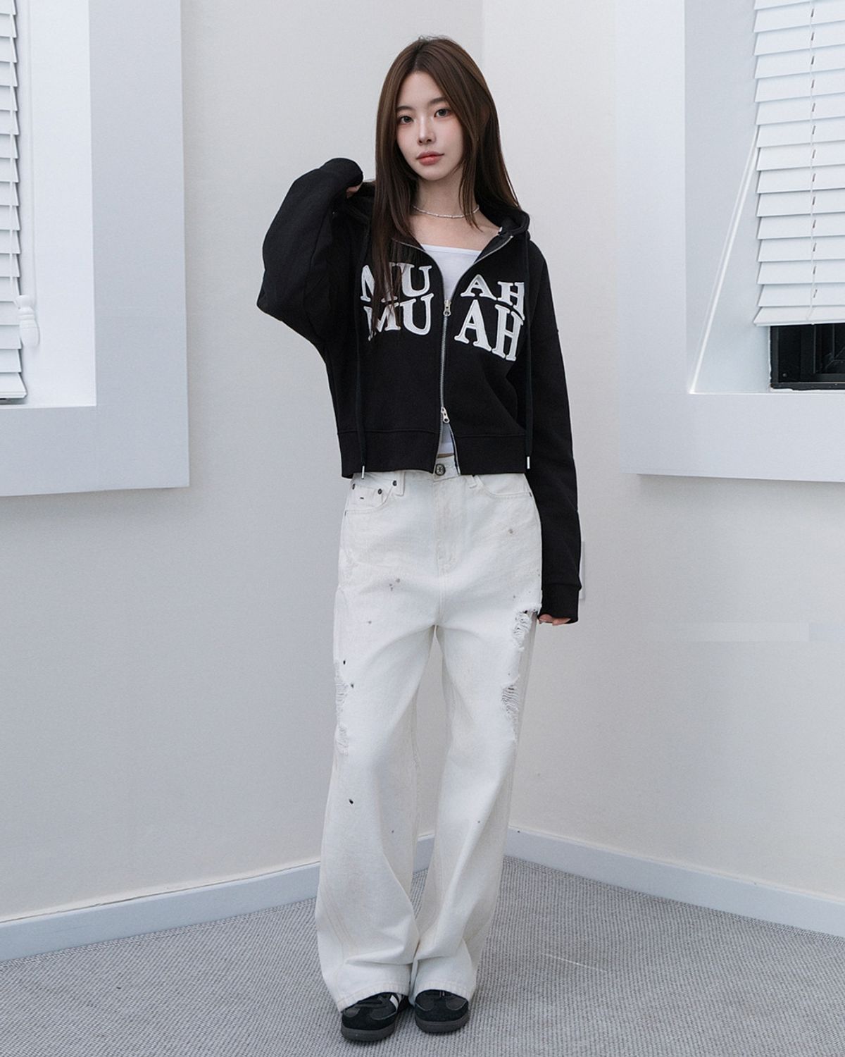무아무아(MUAHMUAH) 웨이브 볼드 스티치 후드집업 [블랙]