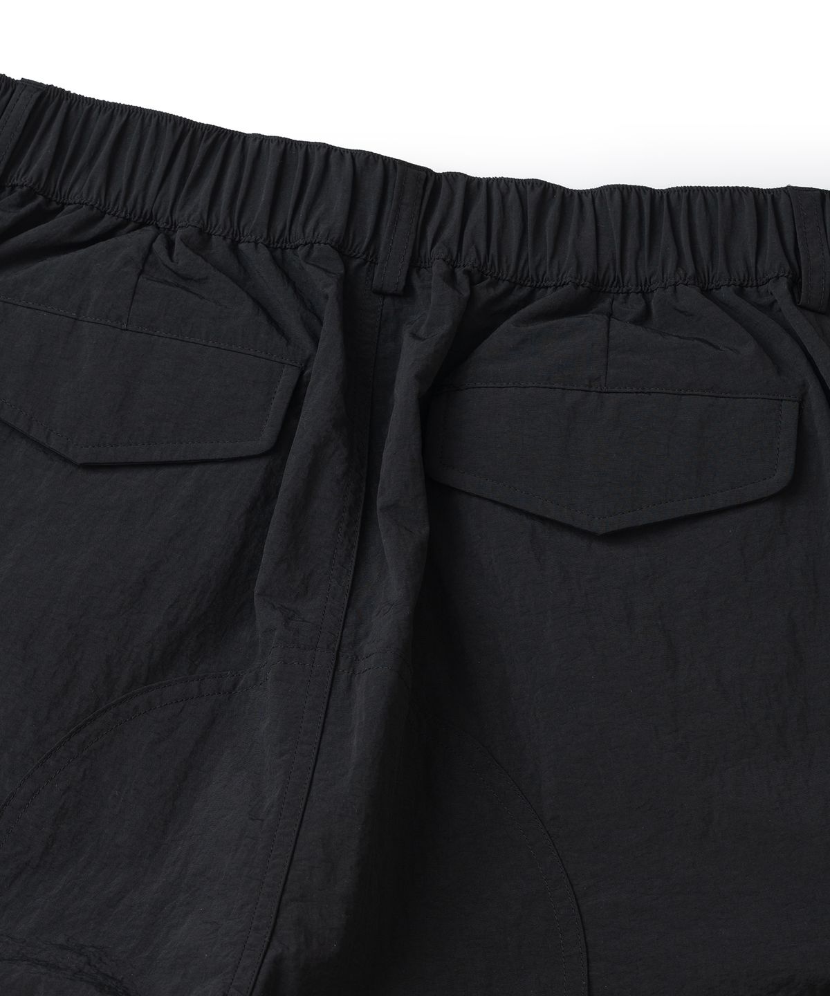 낫포너드(NOT4NERD) Knee Tuck Parachute Cargo Bermuda Shorts - Black