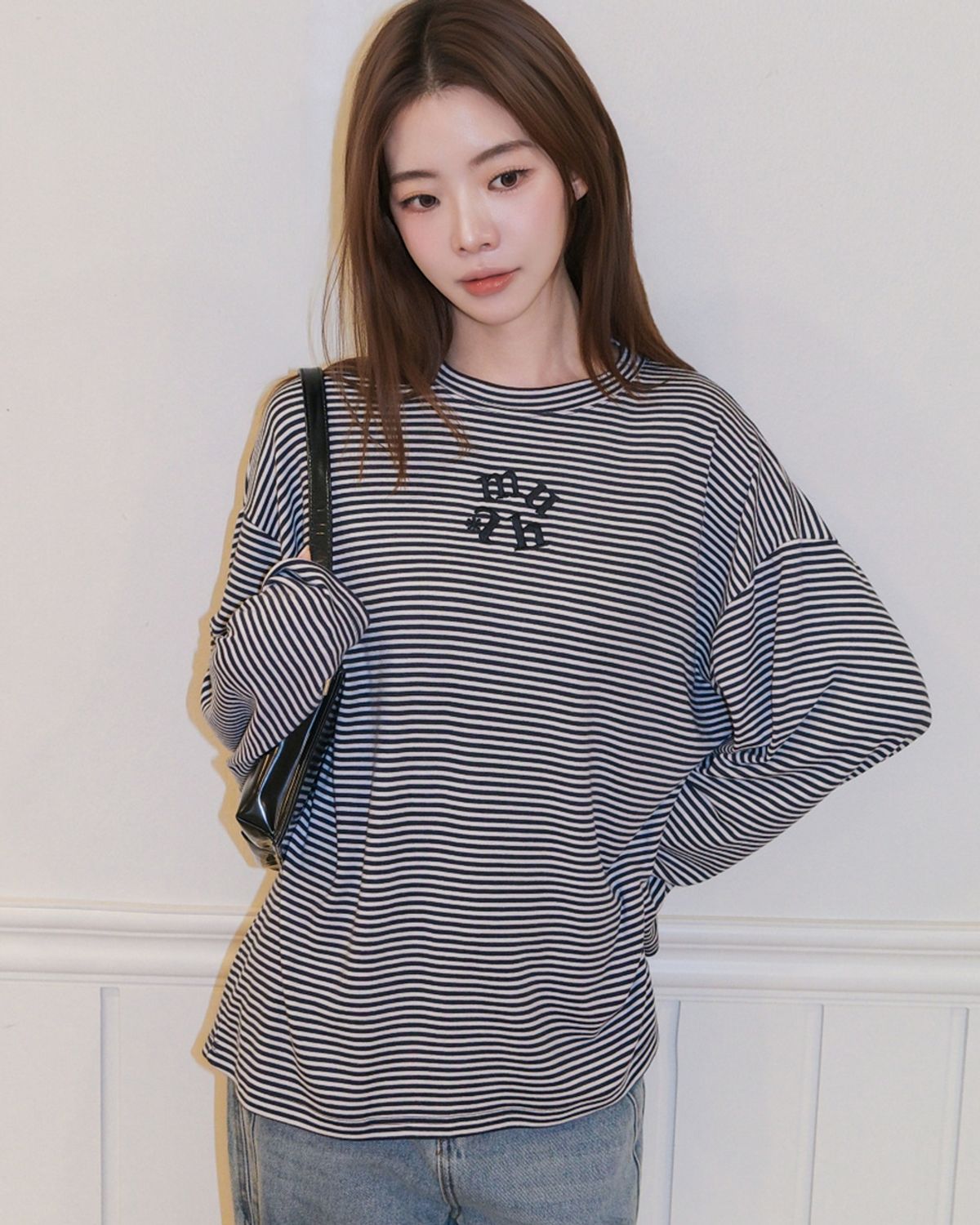 무아무아(MUAHMUAH) 루즈핏 스트라이프 티셔츠 [블랙]
