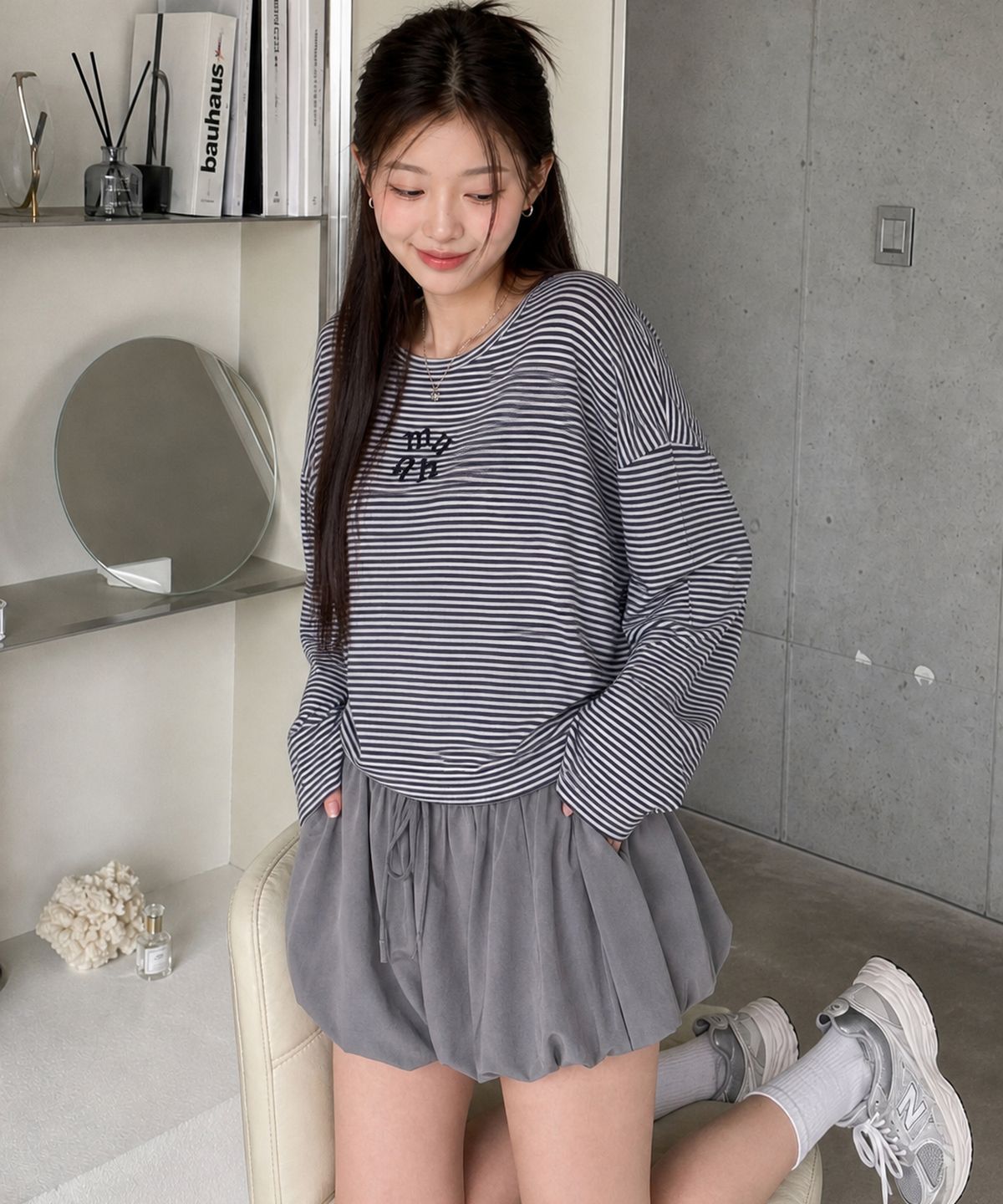 무아무아(MUAHMUAH) 루즈핏 스트라이프 티셔츠 [블랙]