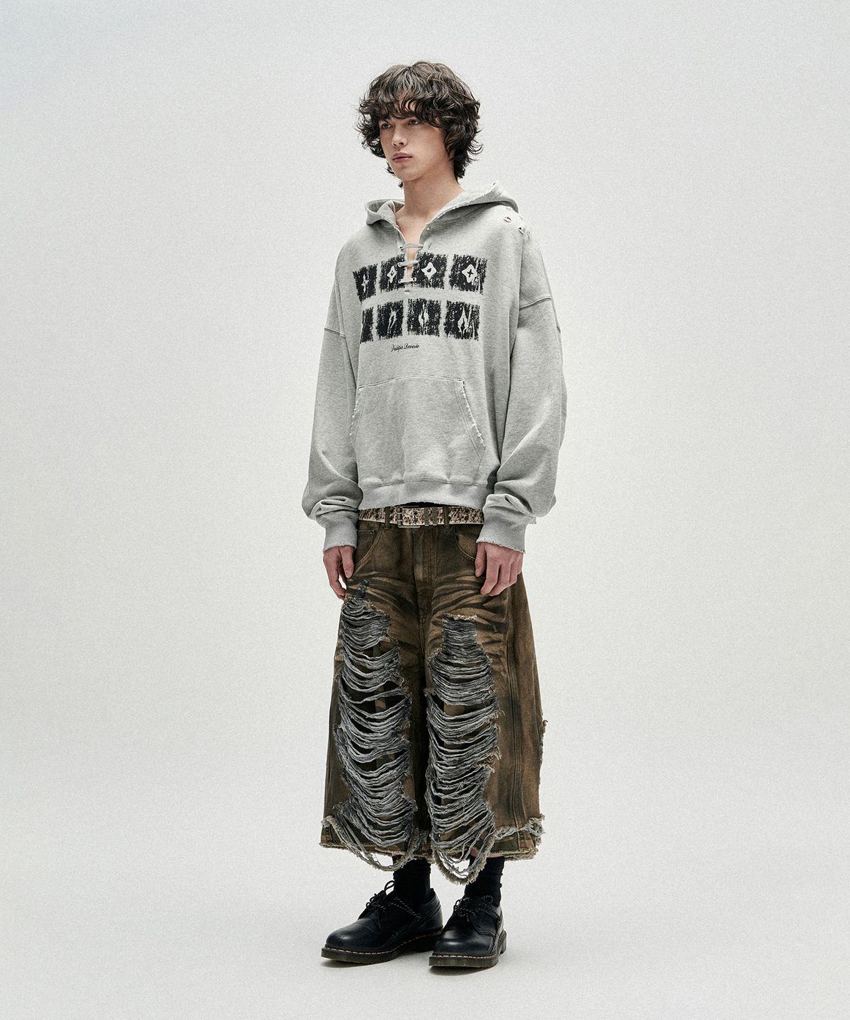 낫포너드(NOT4NERD) Camo Layered Distressed Bermuda Denim Shorts - Beige