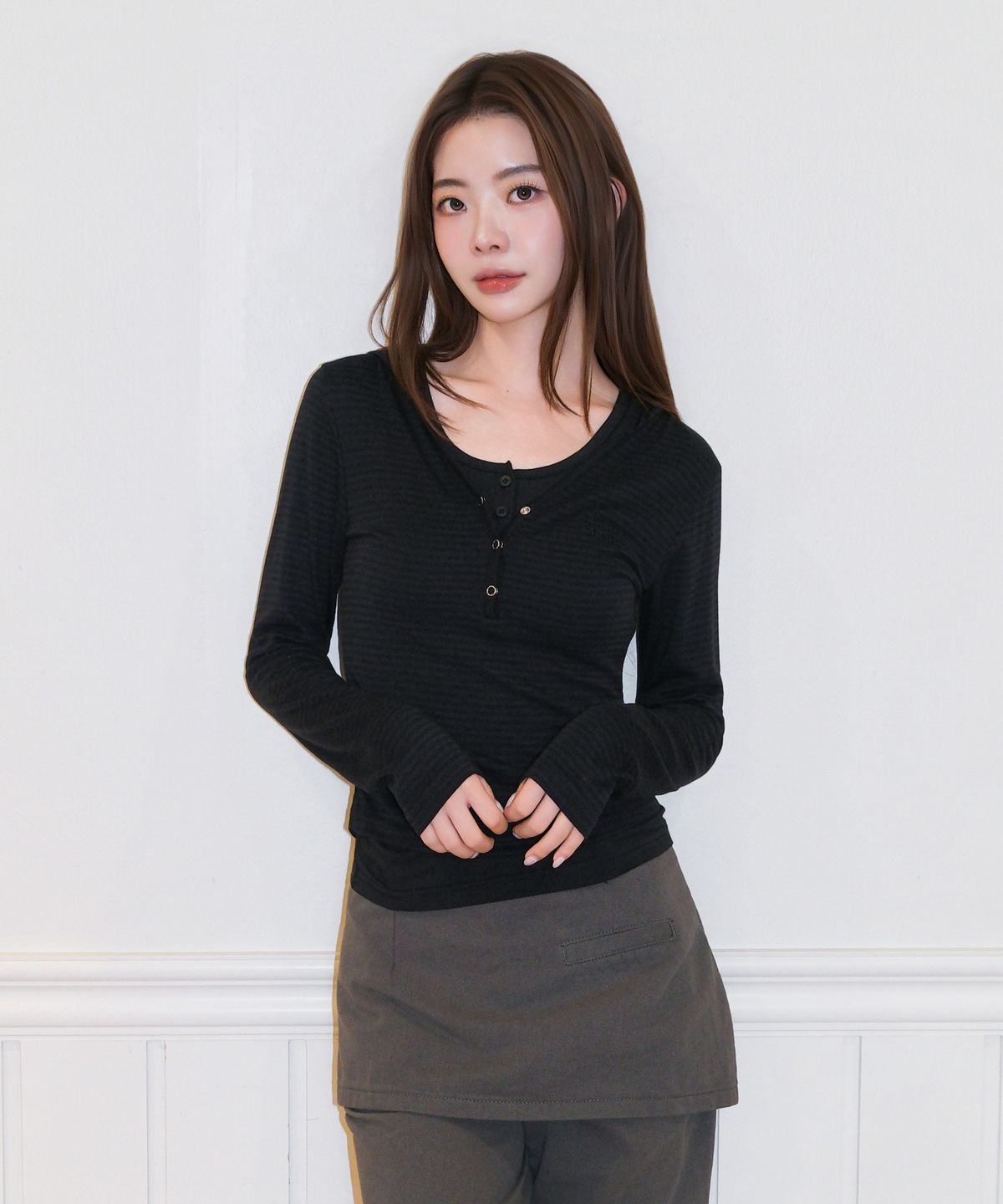 무아무아(MUAHMUAH) 브러쉬 스트라이프 후드 긴팔티 [블랙]